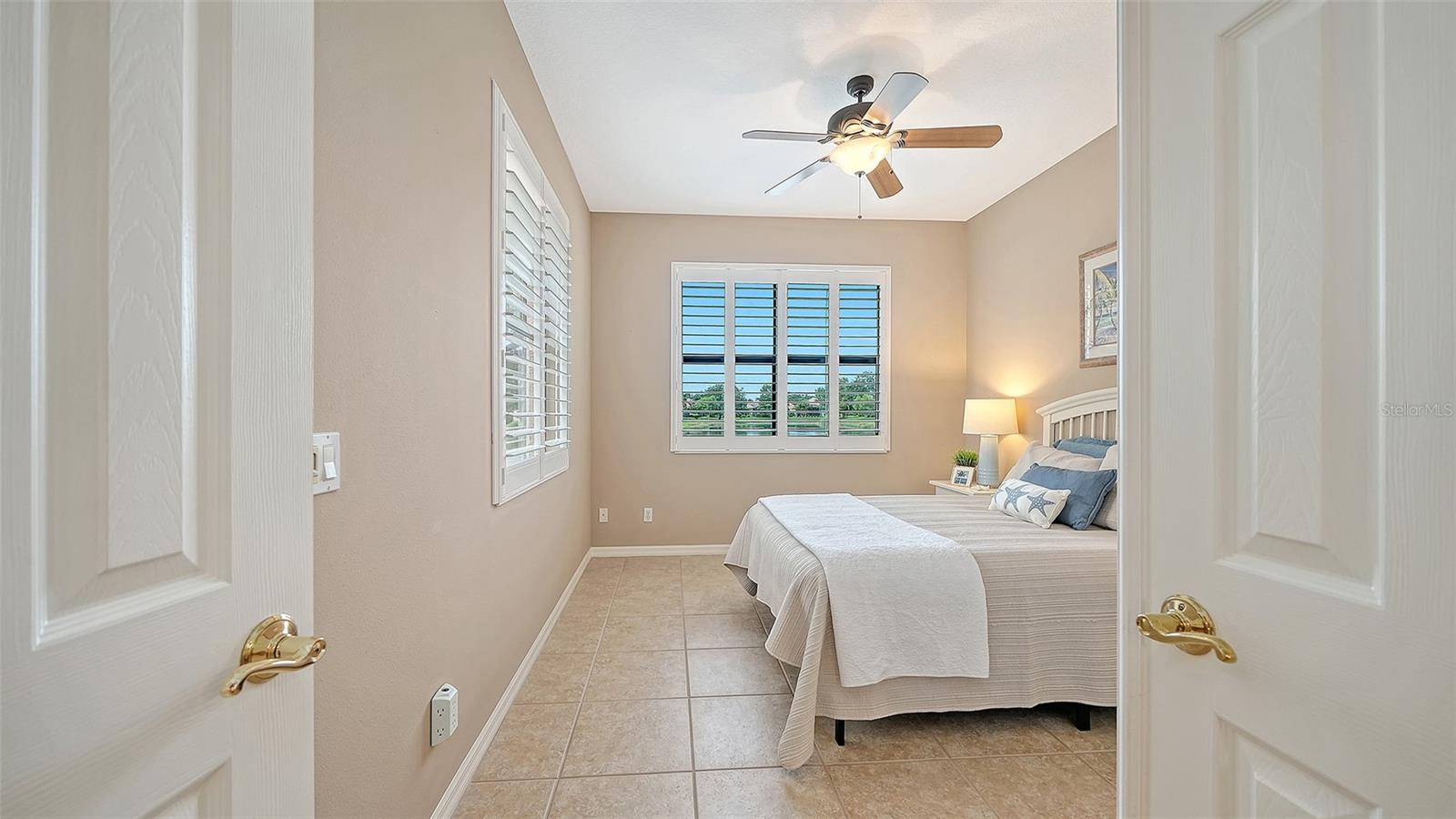 649 CRANE PRAIRIE WAY — photo 36