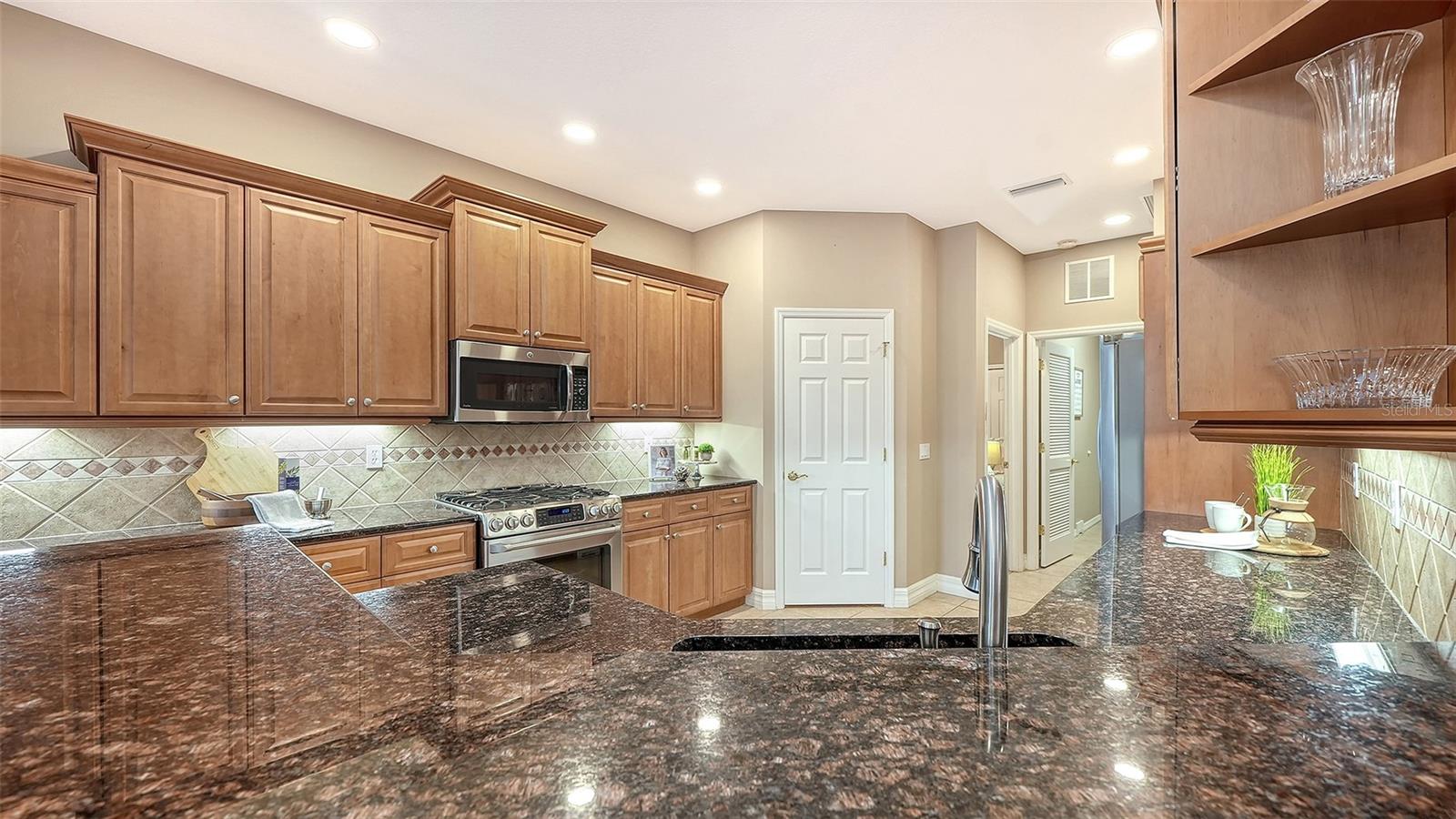 649 CRANE PRAIRIE WAY — photo 18