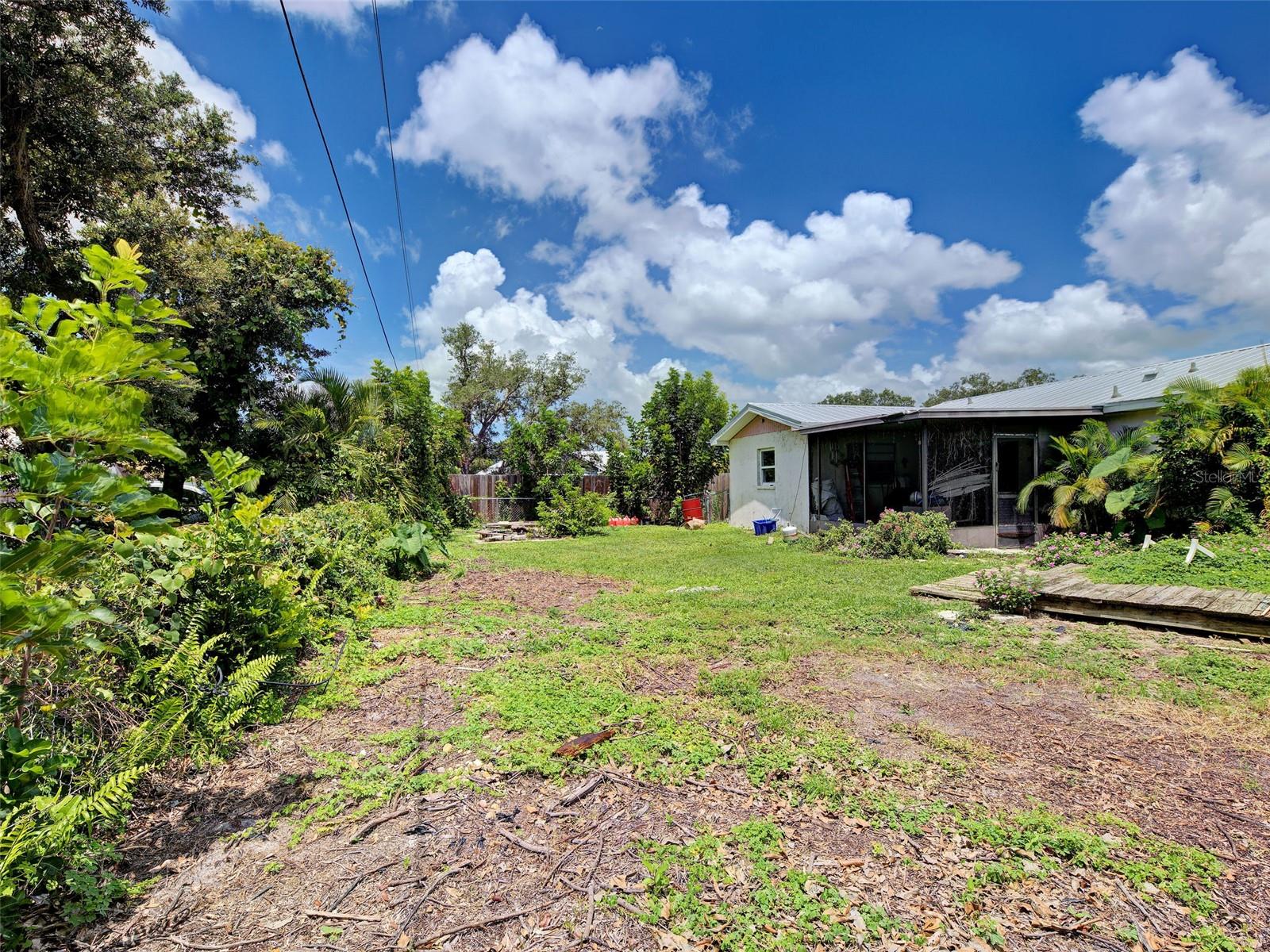 355 TRINITY RD — photo 11