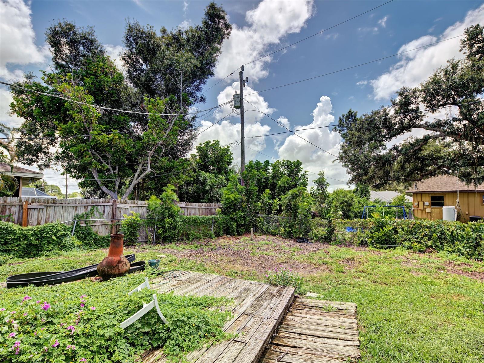 355 TRINITY RD — photo 8