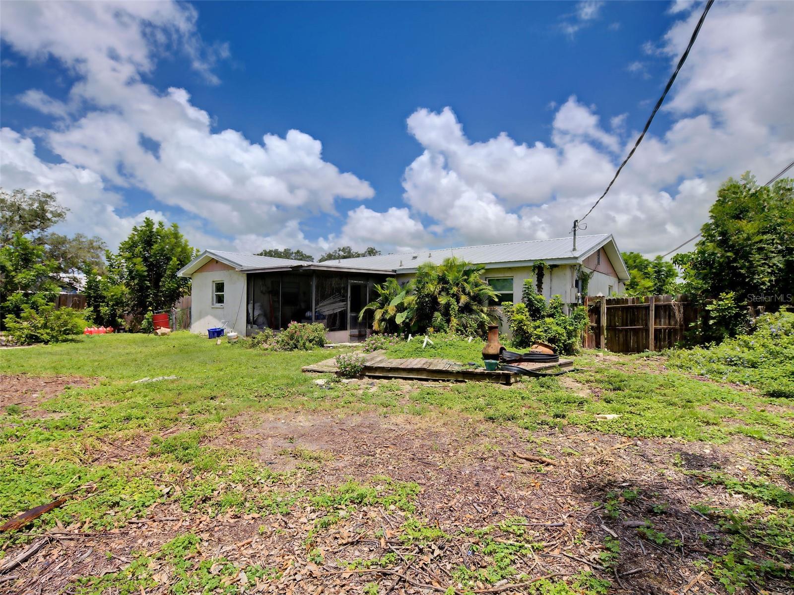 355 TRINITY RD — photo 10