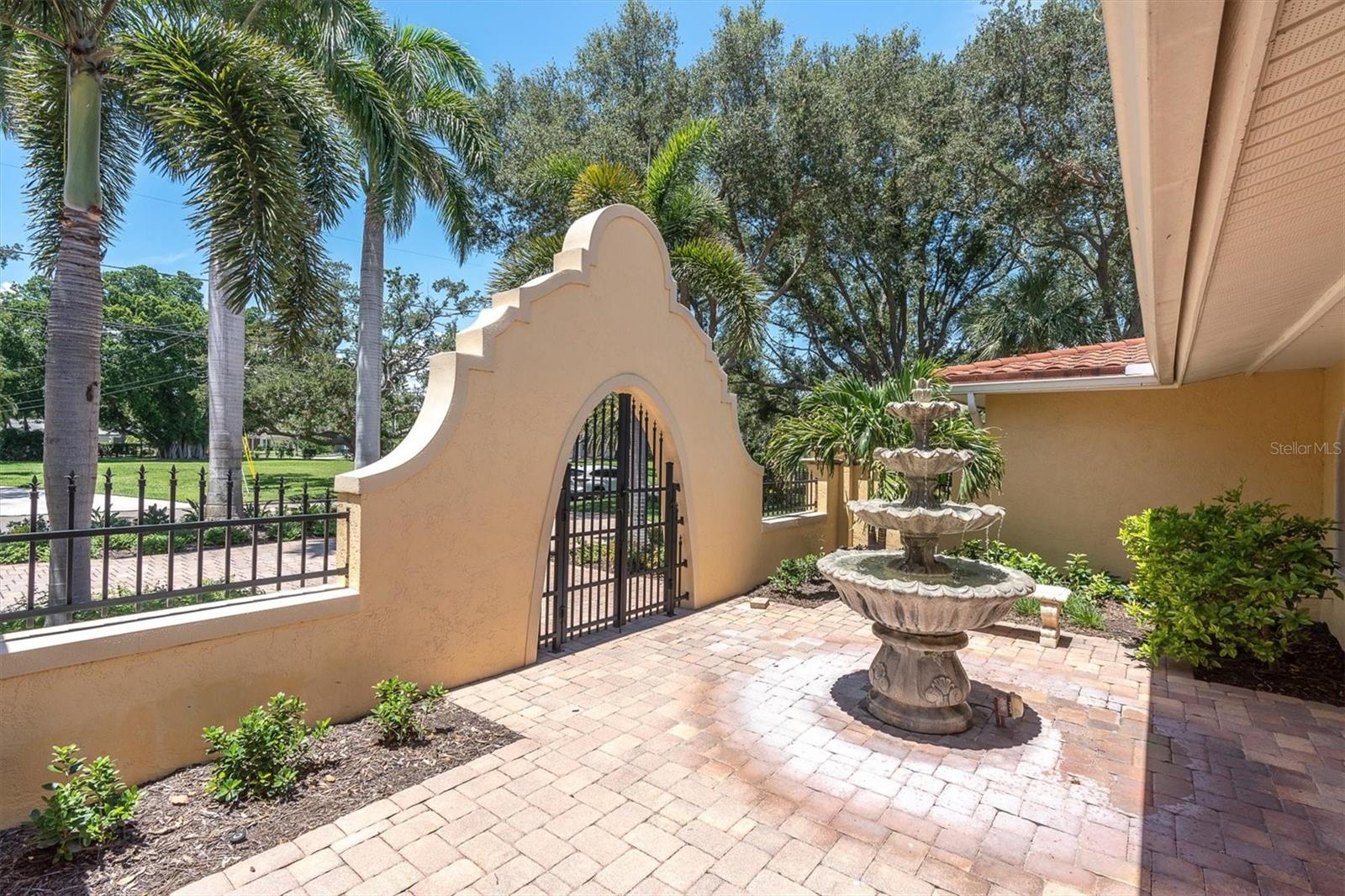 5810 BAHAMA SHORES DR S — photo 82