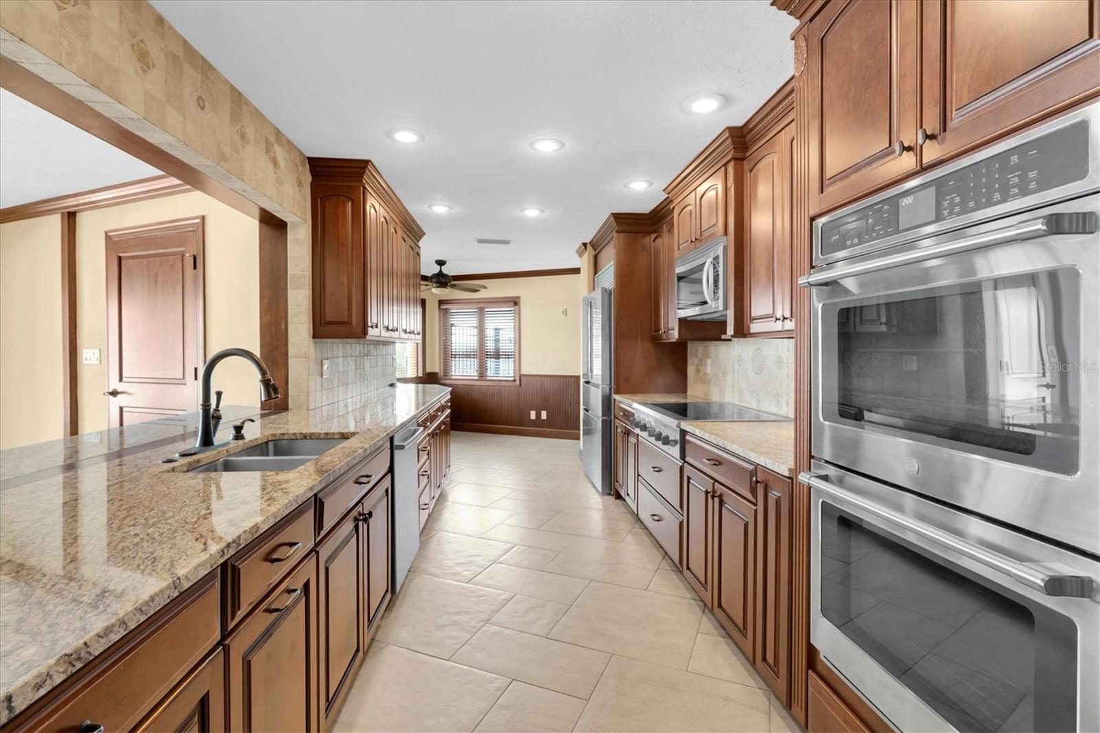 5810 BAHAMA SHORES DR S — photo 15