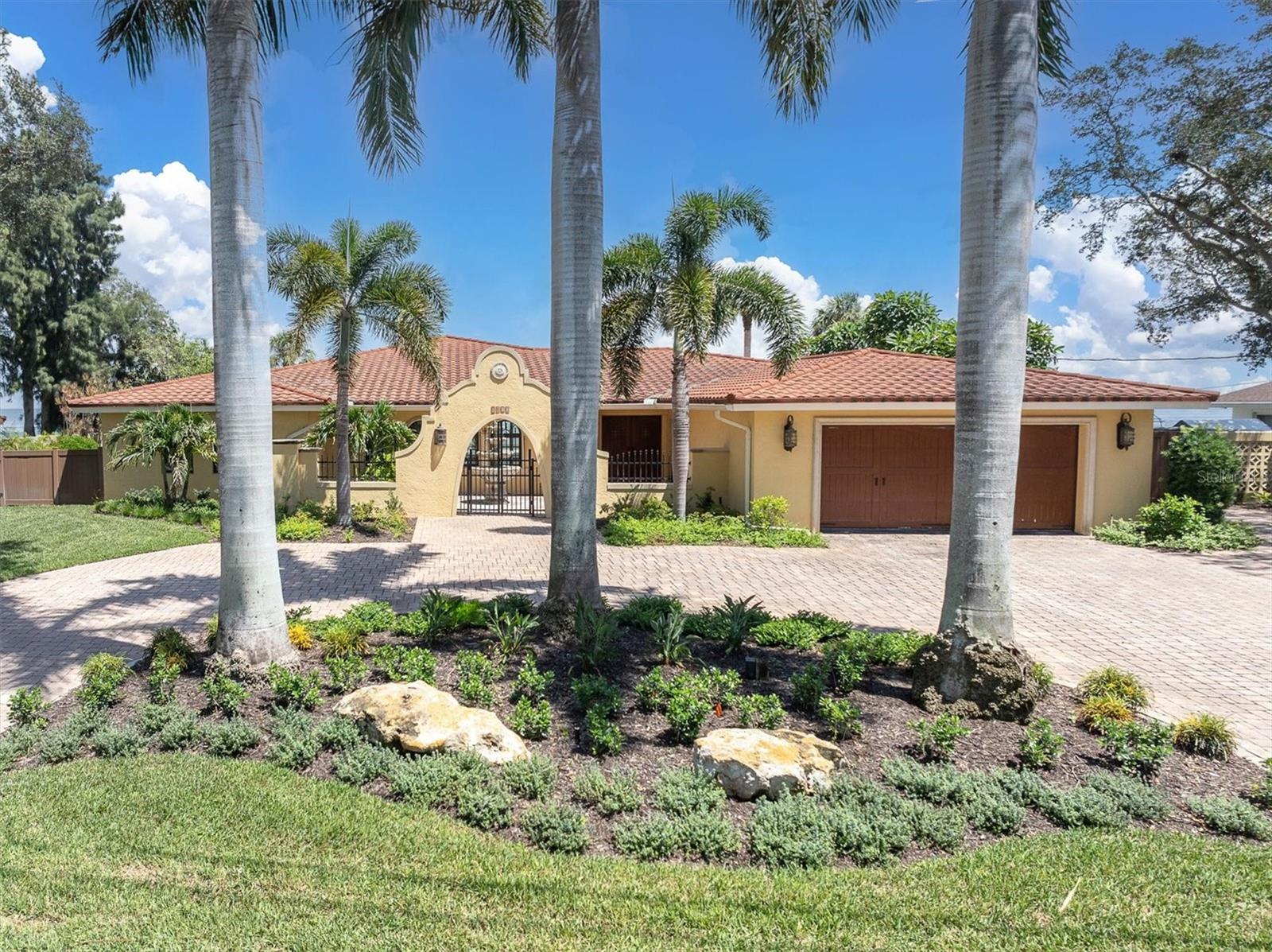 5810 BAHAMA SHORES DR S — photo 2