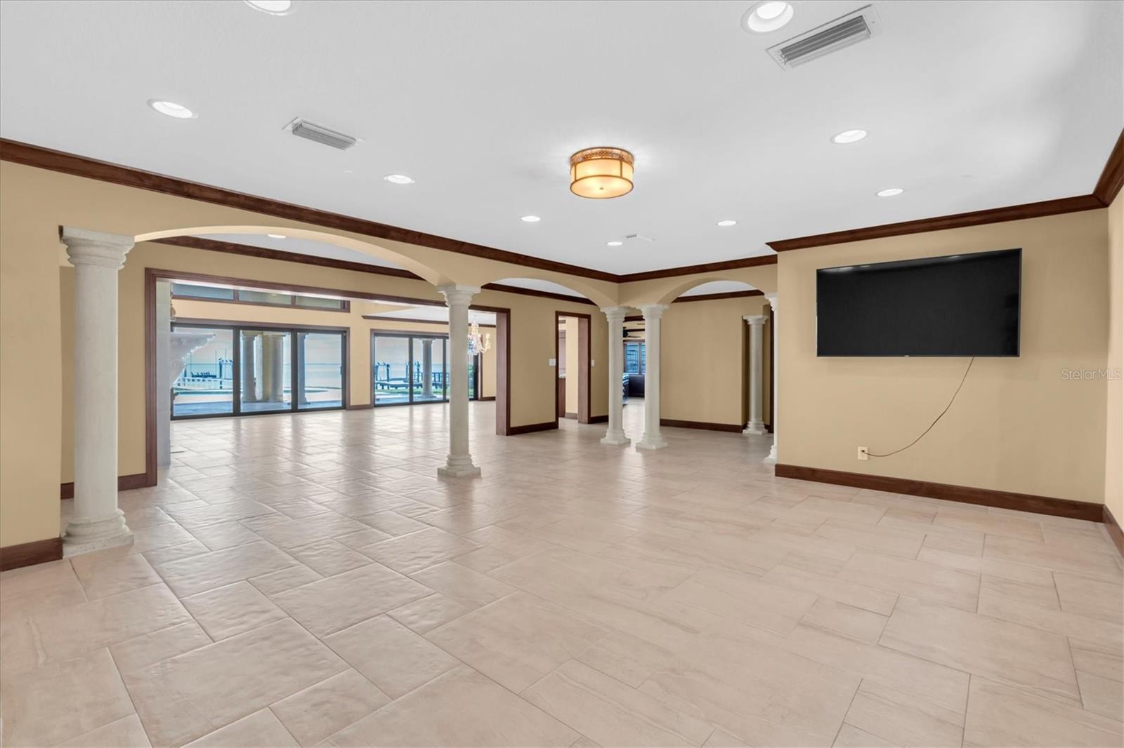 5810 BAHAMA SHORES DR S — photo 11