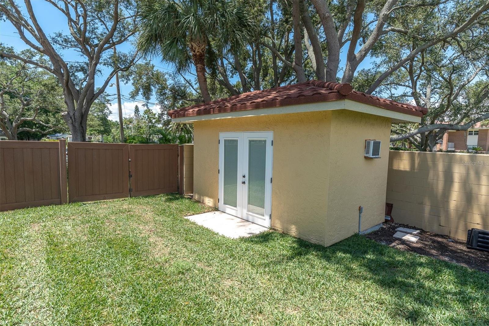 5810 BAHAMA SHORES DR S — photo 64