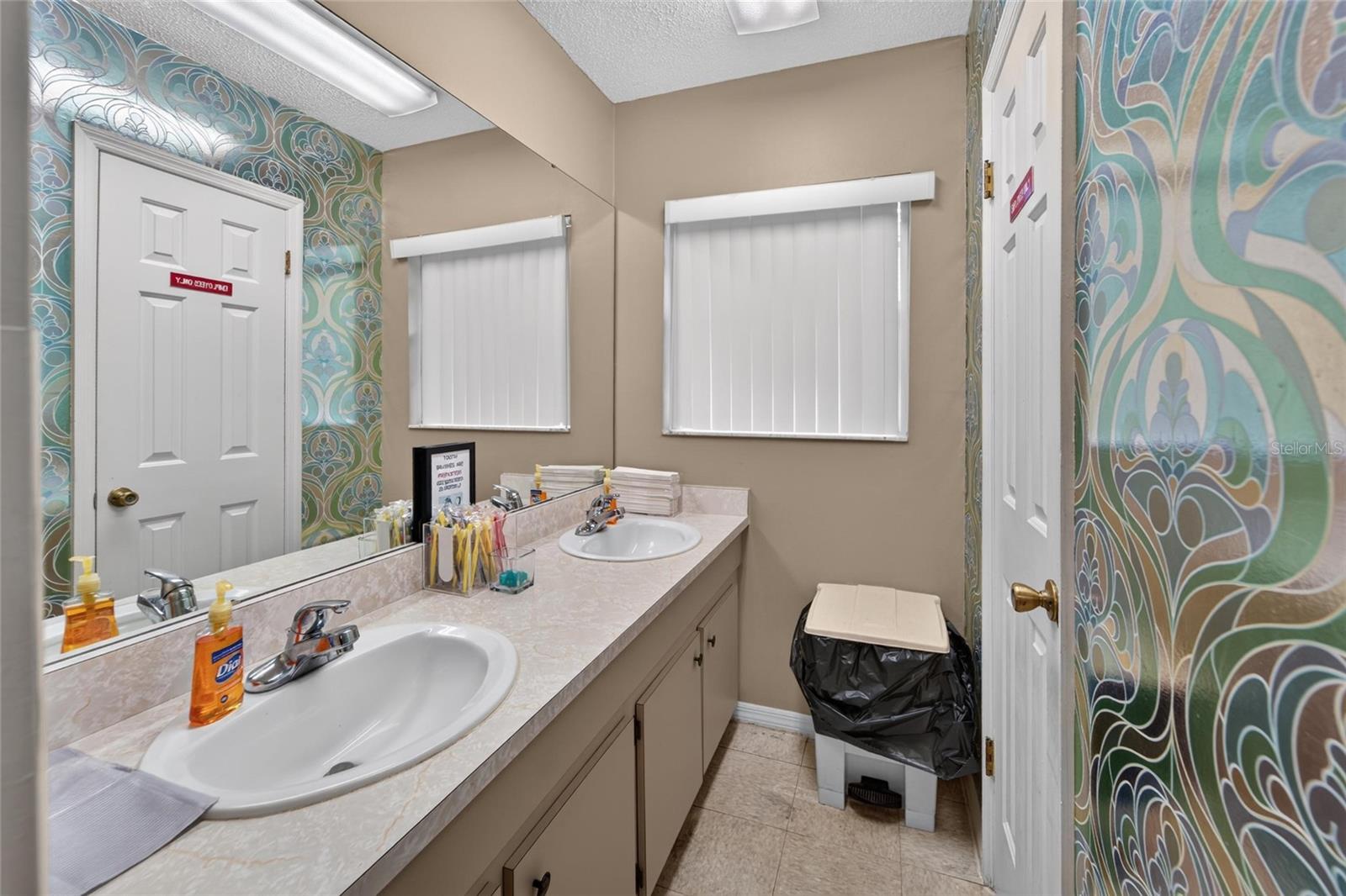 1205 W BAKER ST — photo 20