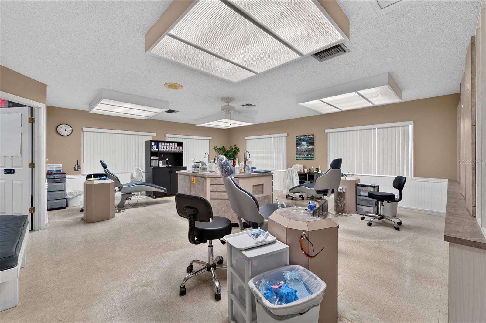 1205 W BAKER ST — photo 36