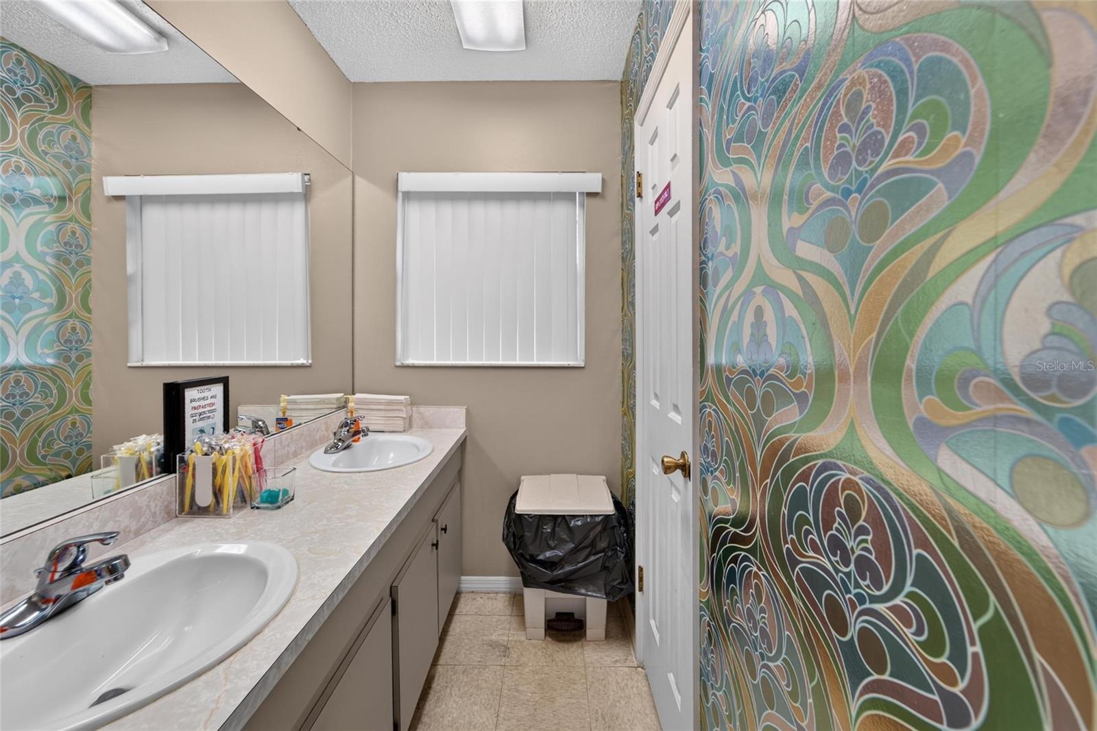 1205 W BAKER ST — photo 21