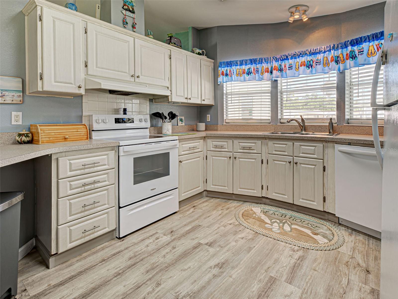 6562 HIKINA DR — photo 12