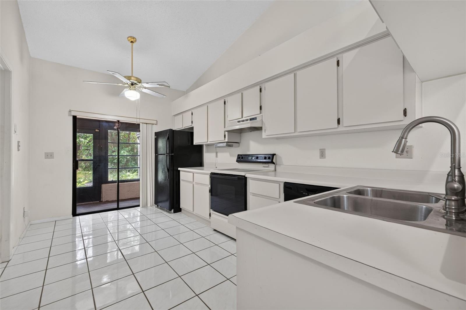 11754 SPRING TREE LN — photo 10