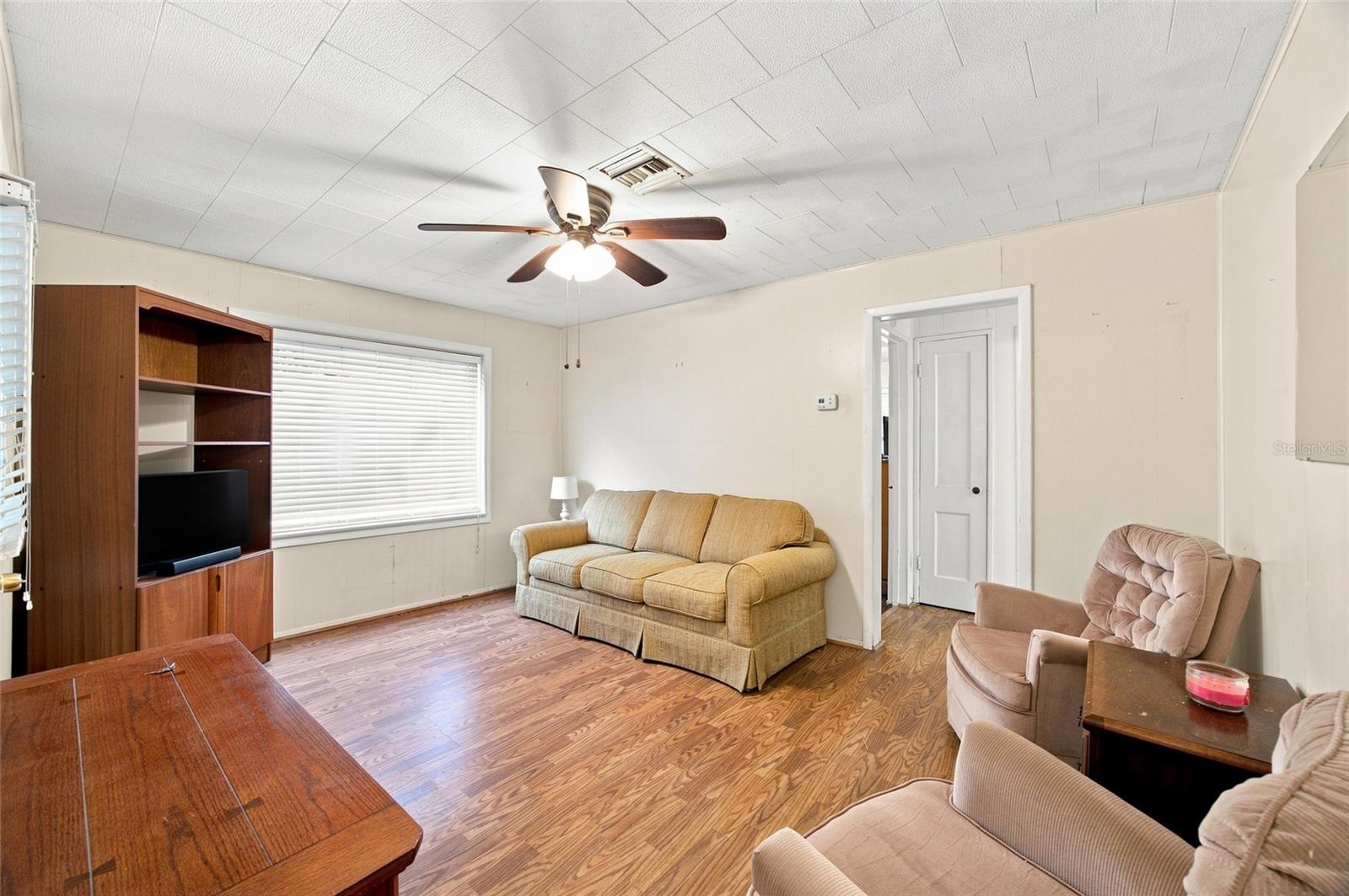 1416 E IDLEWILD AVE — photo 8