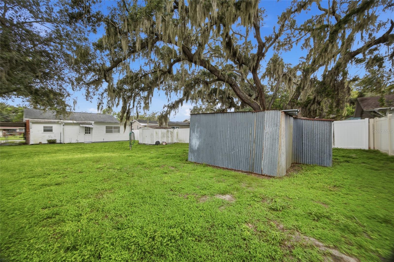 1416 E IDLEWILD AVE — photo 24