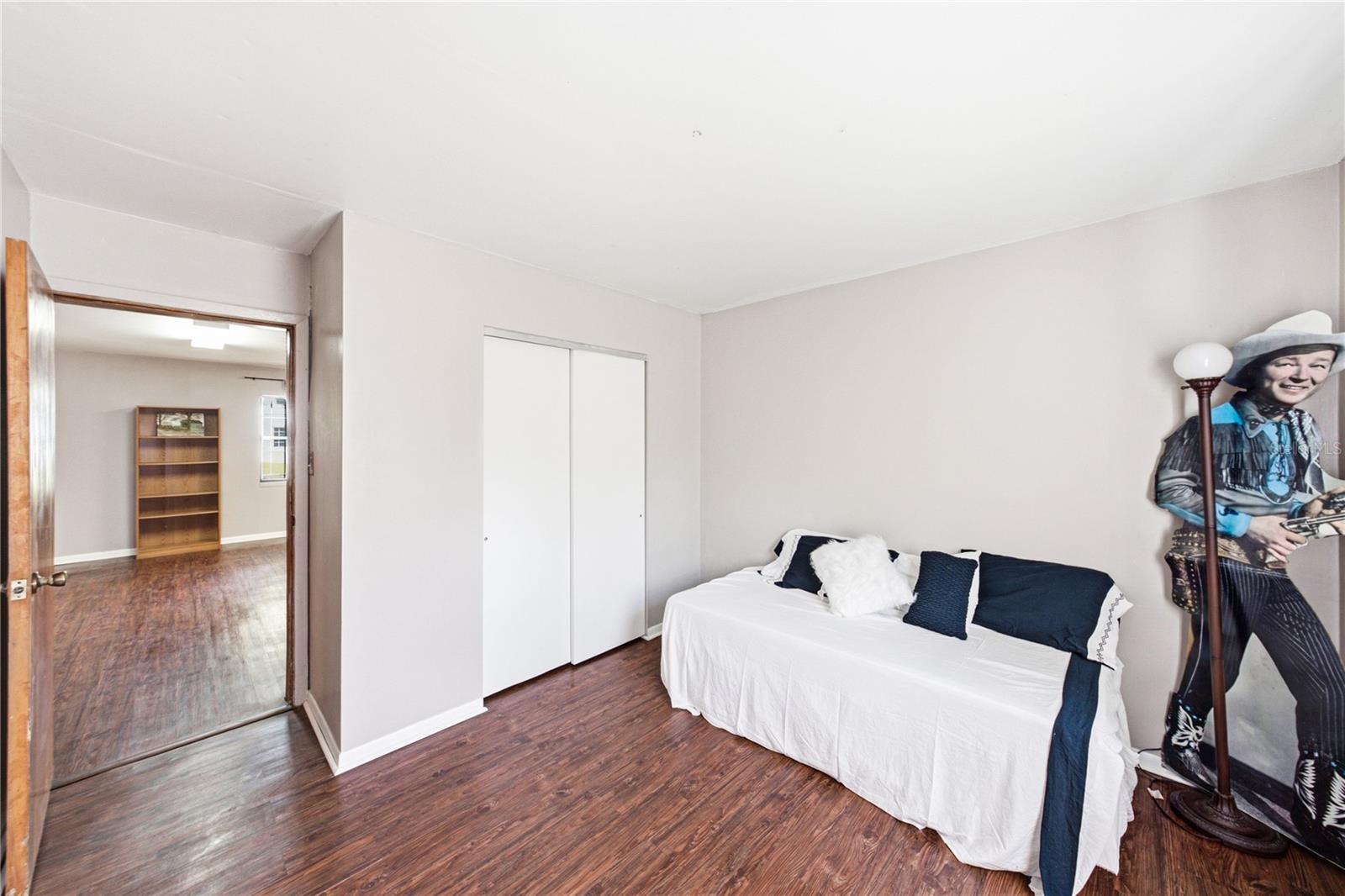 5207 10TH ST — photo 30