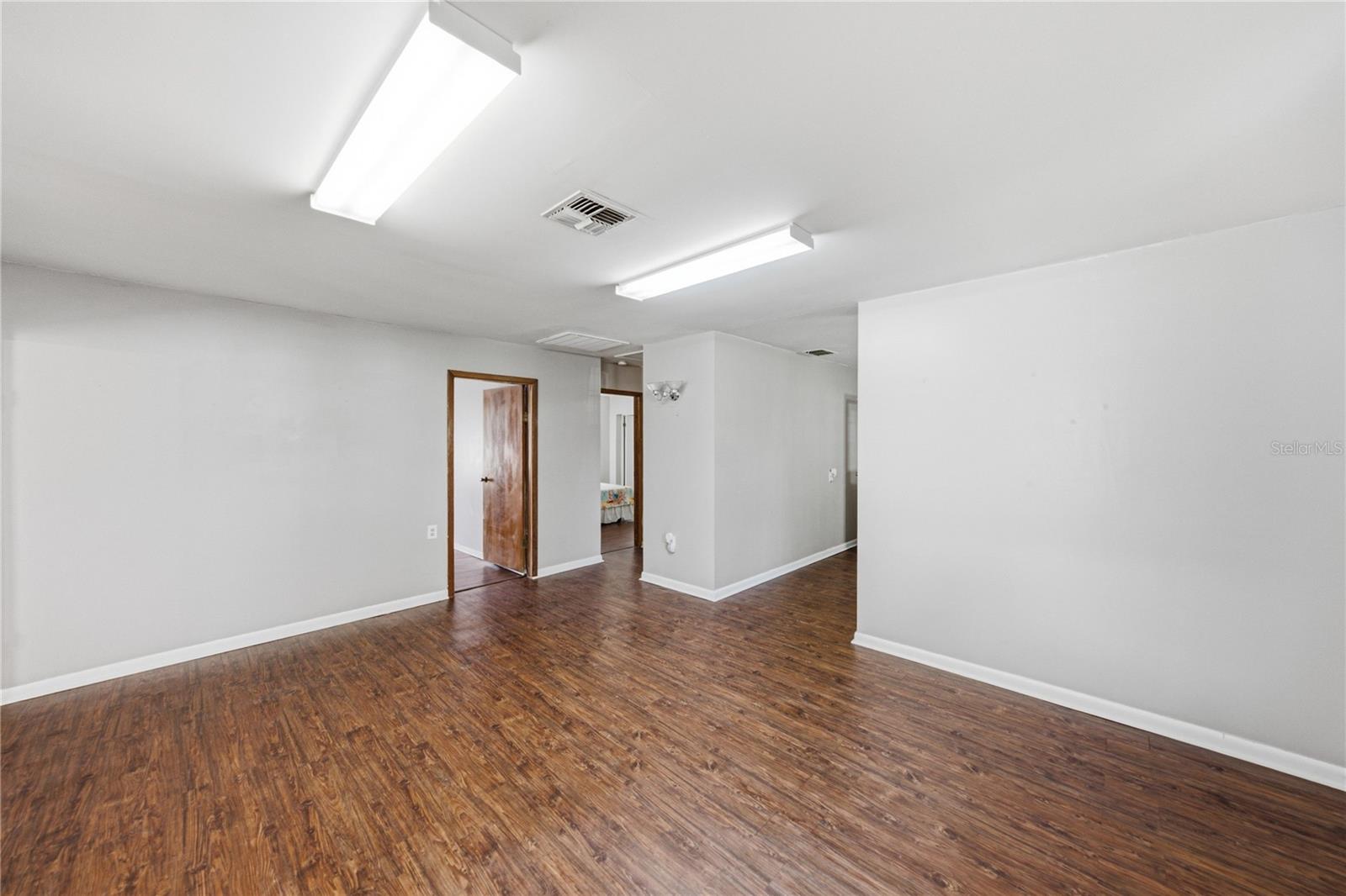 5207 10TH ST — photo 15