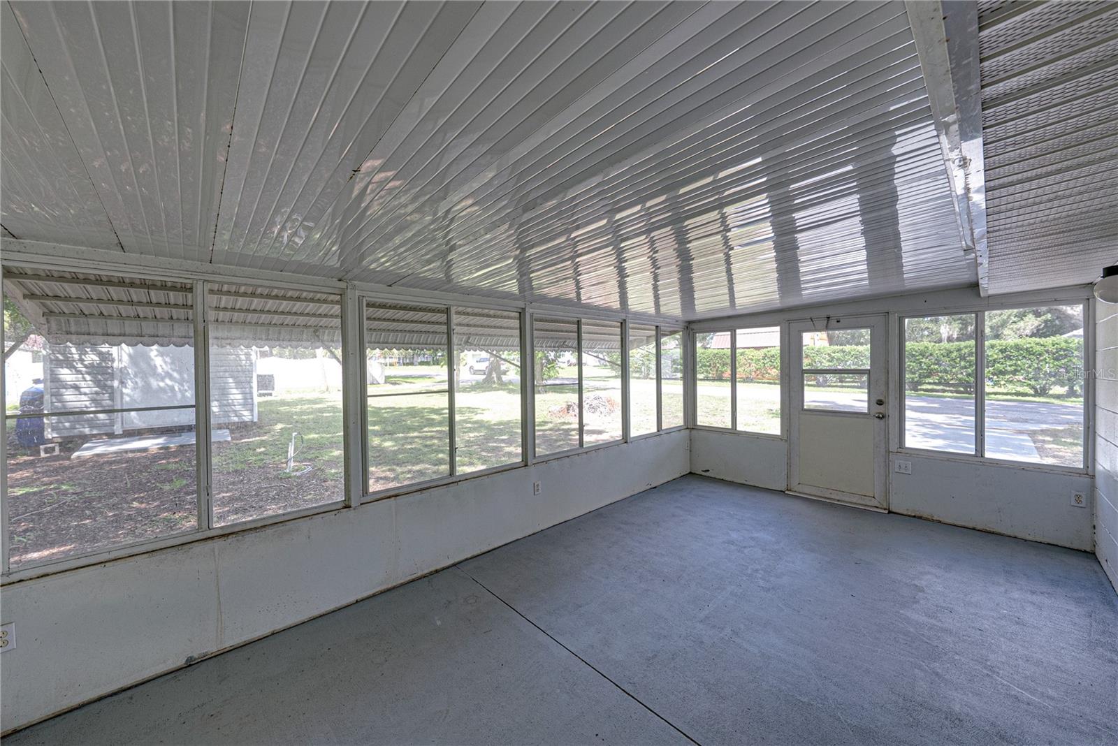 5207 10TH ST — photo 39
