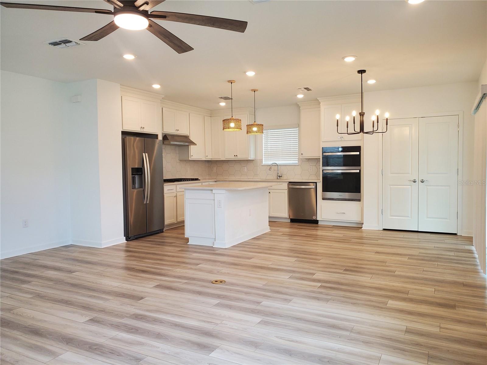 6667 DEPUE DR — photo 8