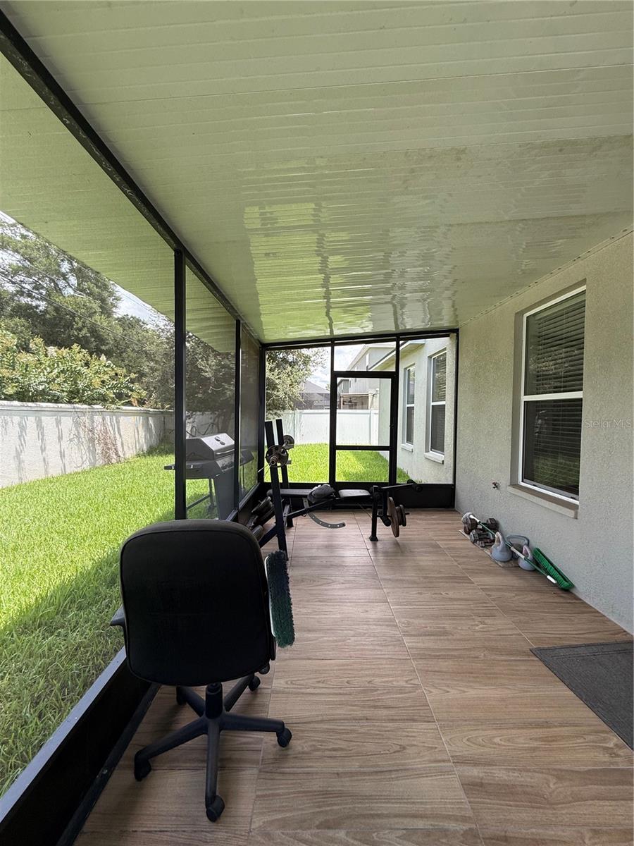 422 WESTCHESTER HILLS LN — photo 18