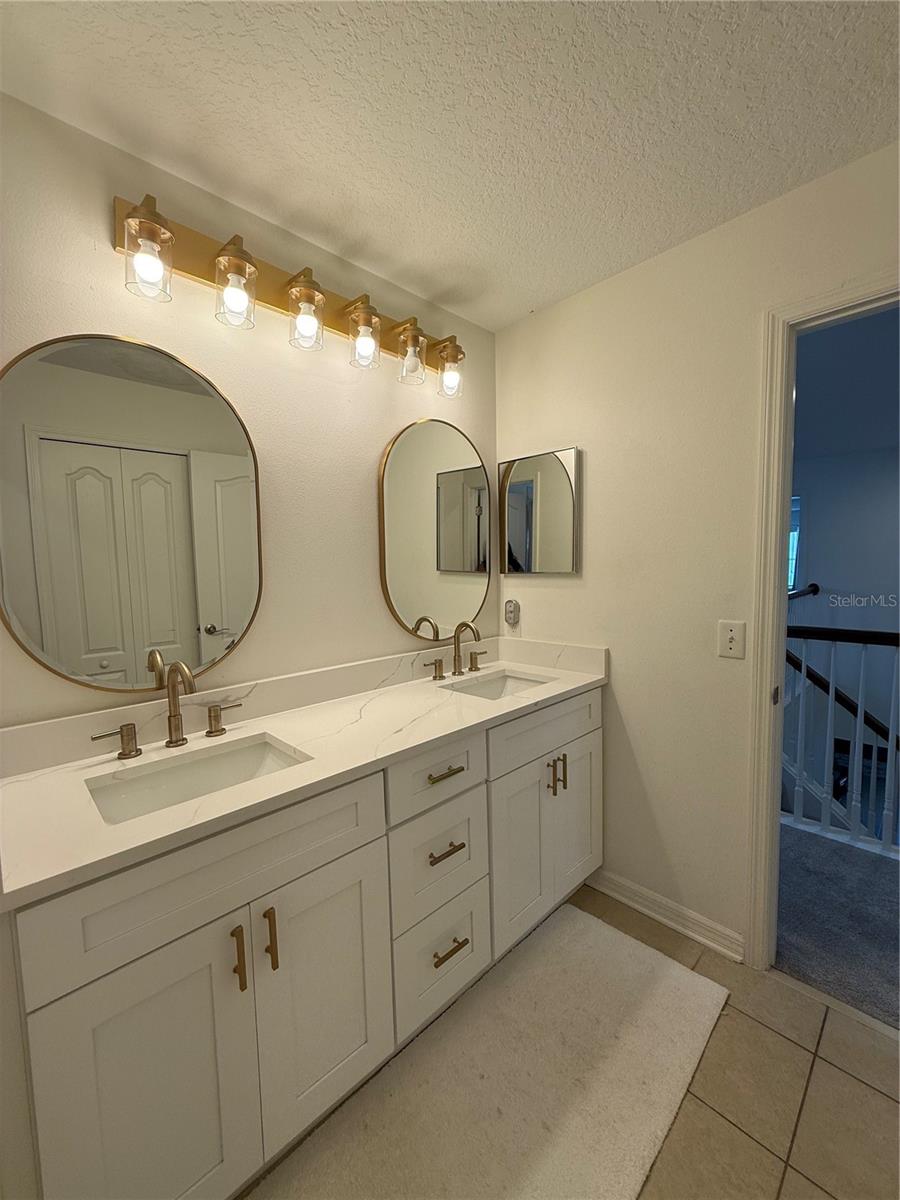 422 WESTCHESTER HILLS LN — photo 32