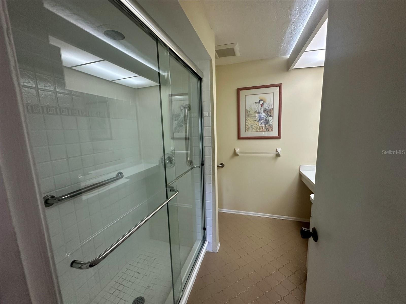 4242 OAKHURST CIR E — photo 9