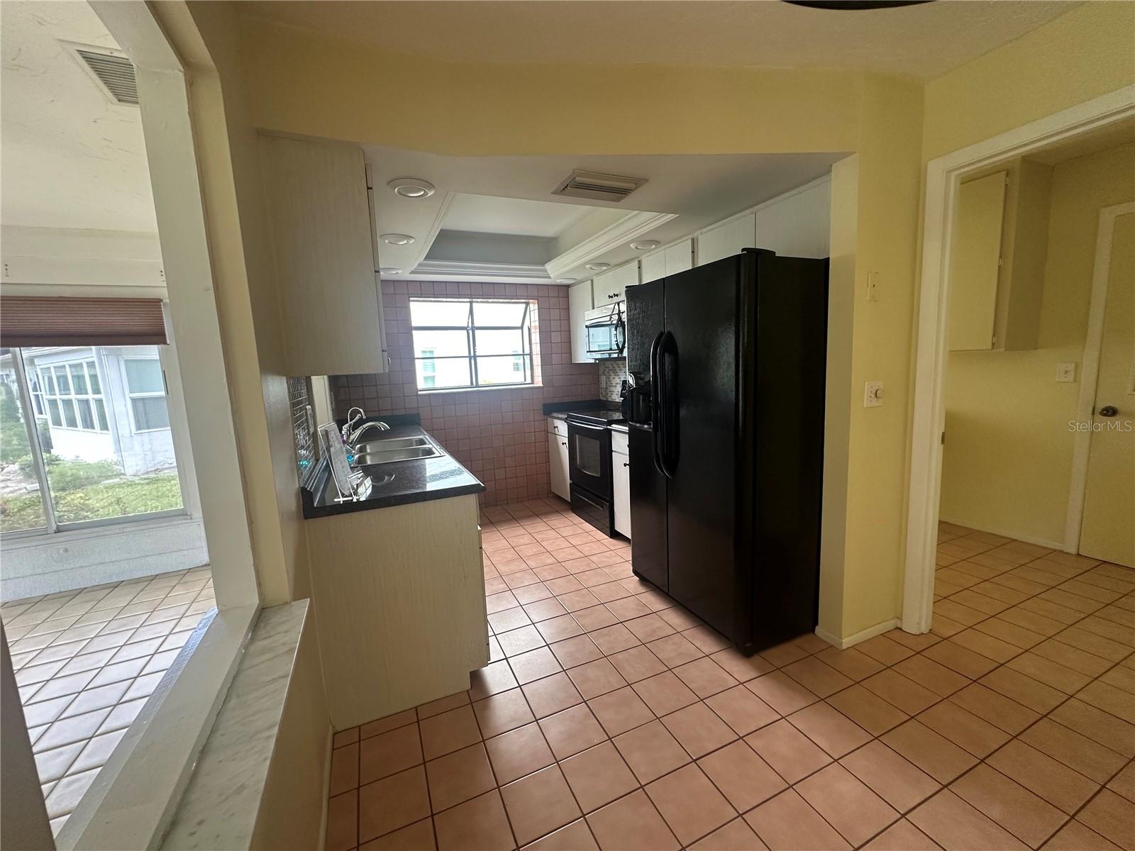 4242 OAKHURST CIR E — photo 6