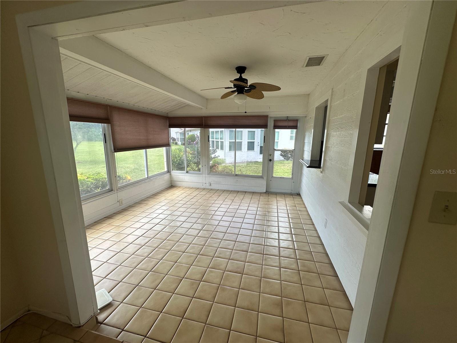 4242 OAKHURST CIR E — photo 5
