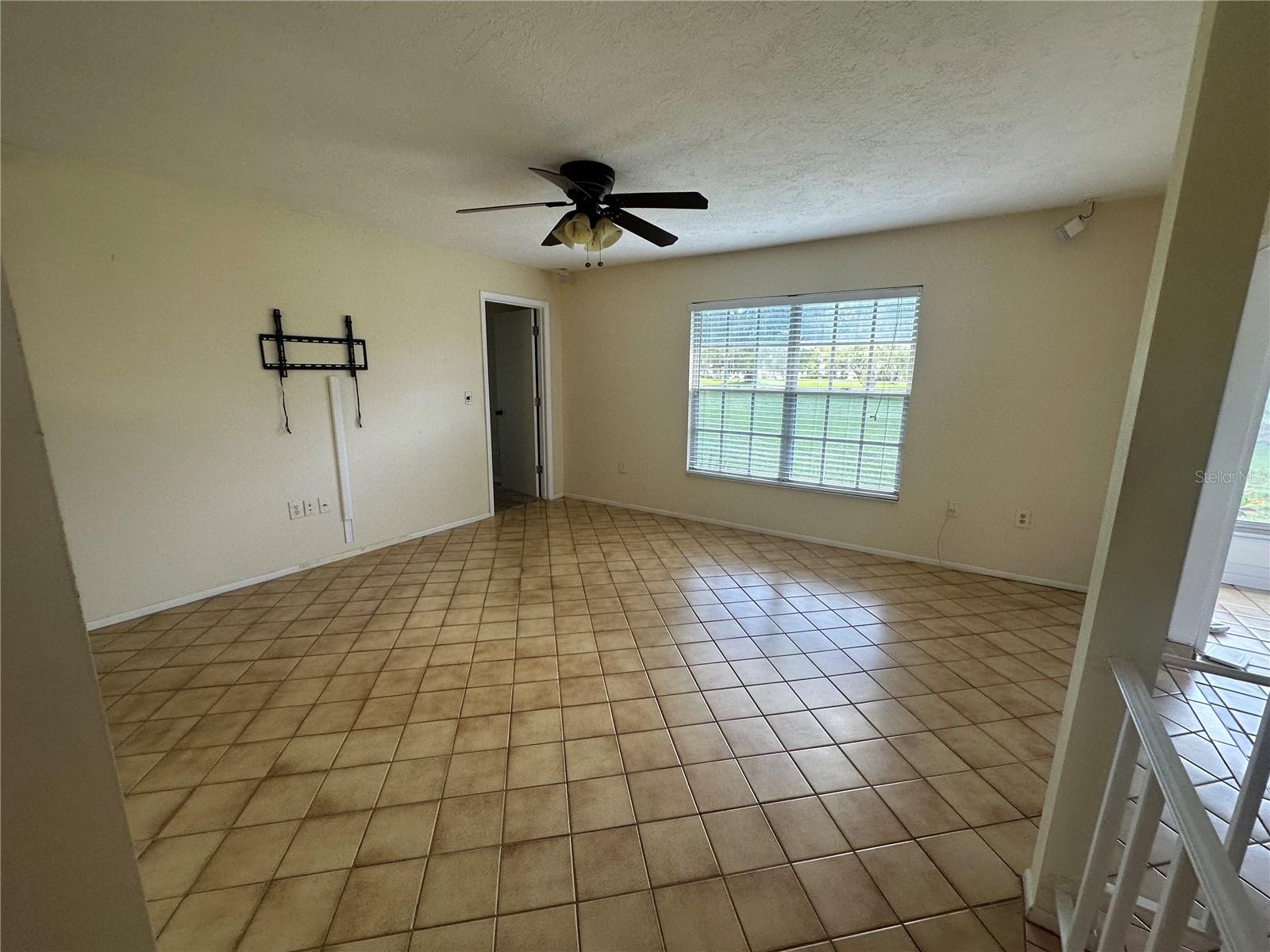 4242 OAKHURST CIR E — photo 4