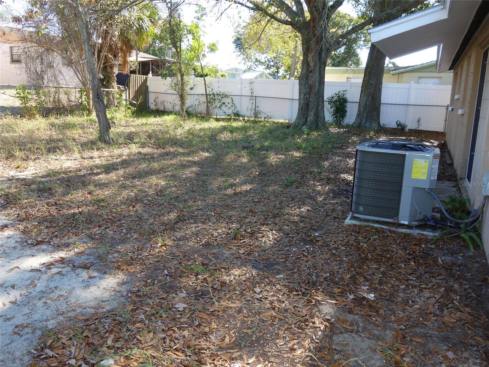 1407 COPPERTREE DR — photo 7