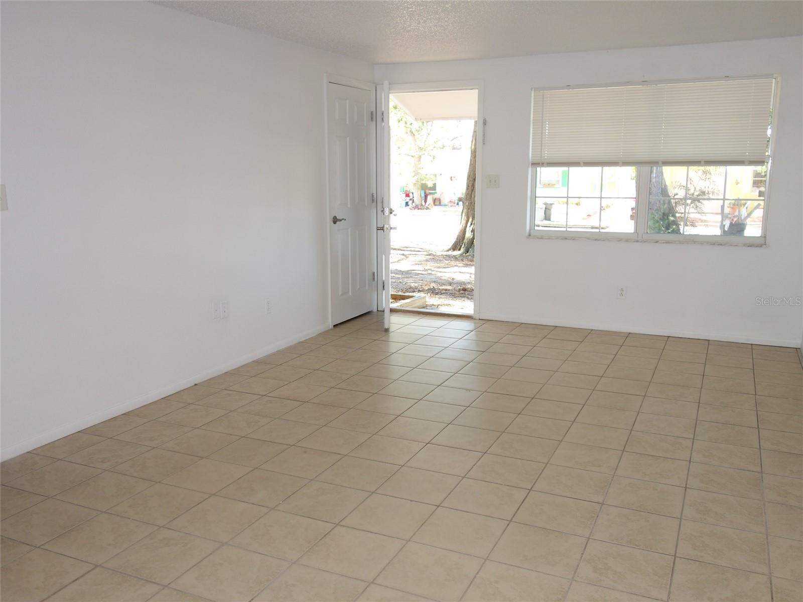 1407 COPPERTREE DR — photo 10