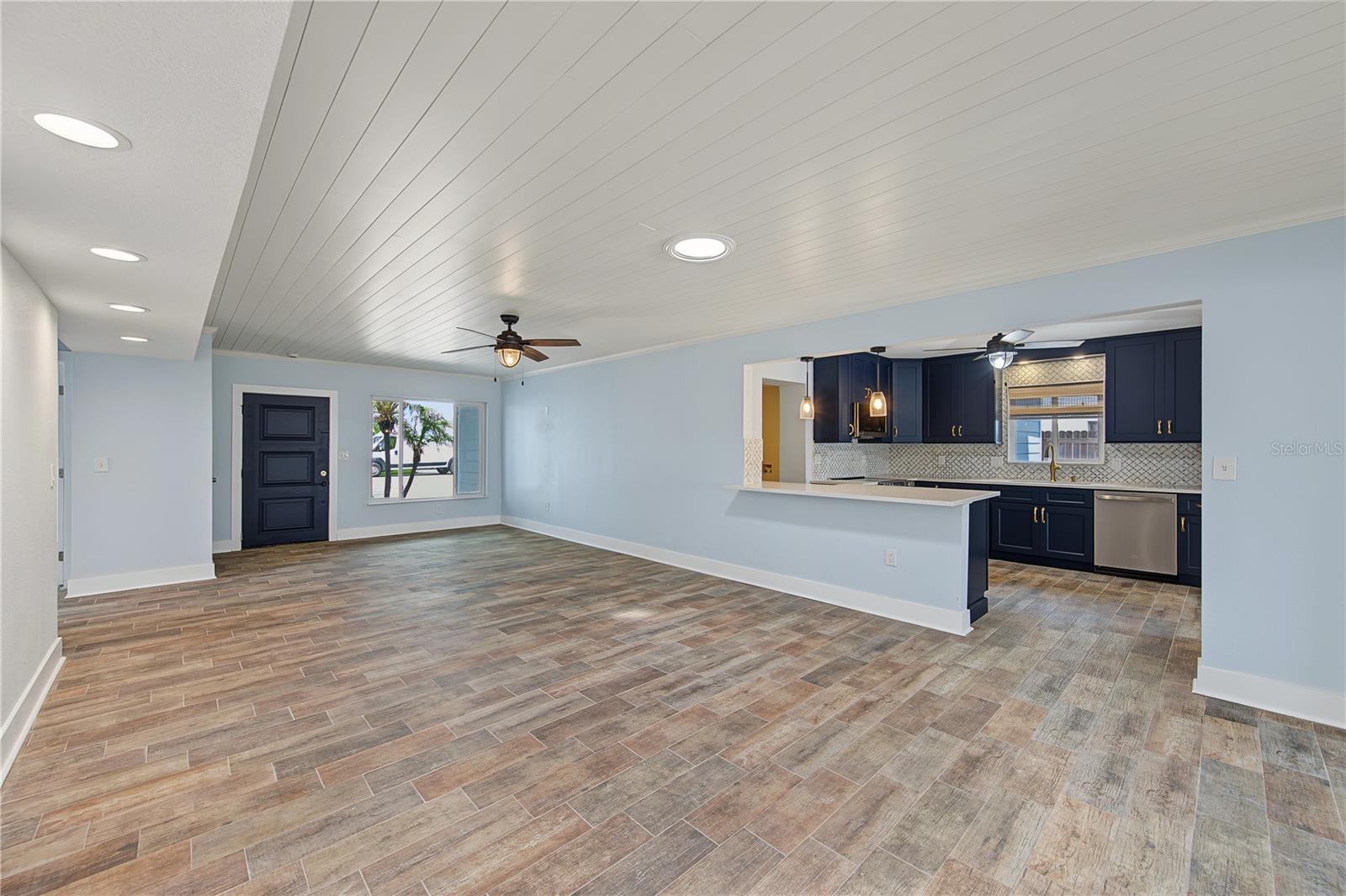 403 NORMANDY RD — photo 5