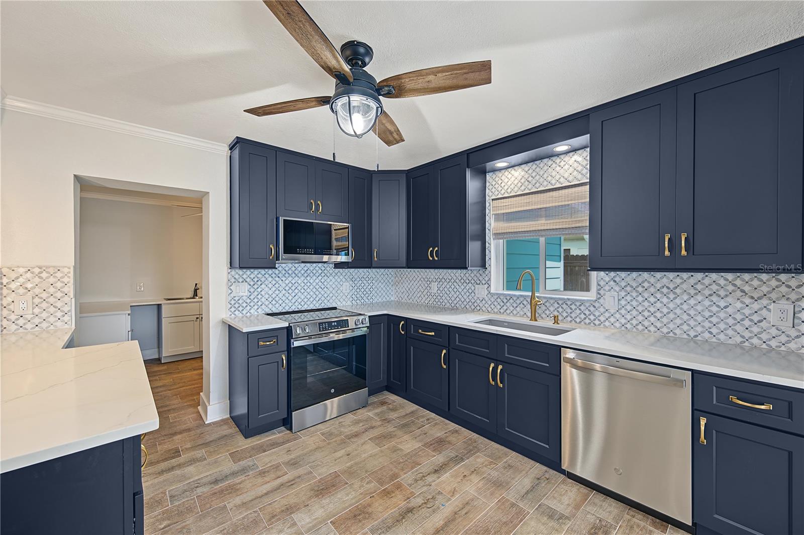 403 NORMANDY RD — photo 14