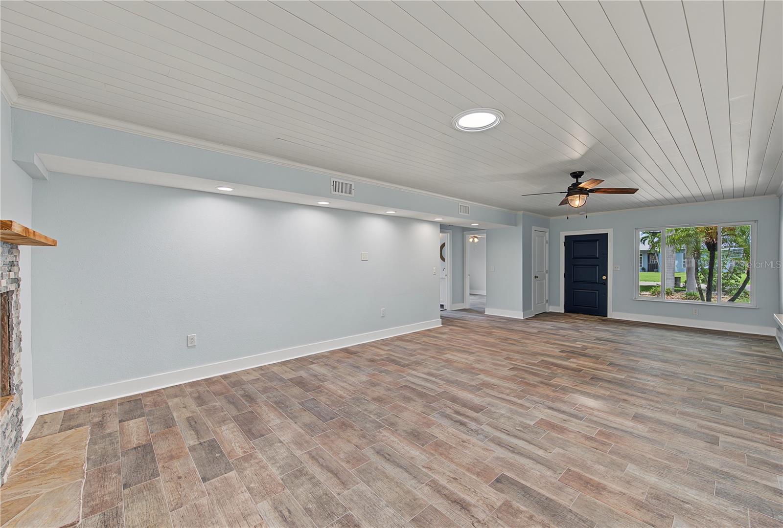 403 NORMANDY RD — photo 7