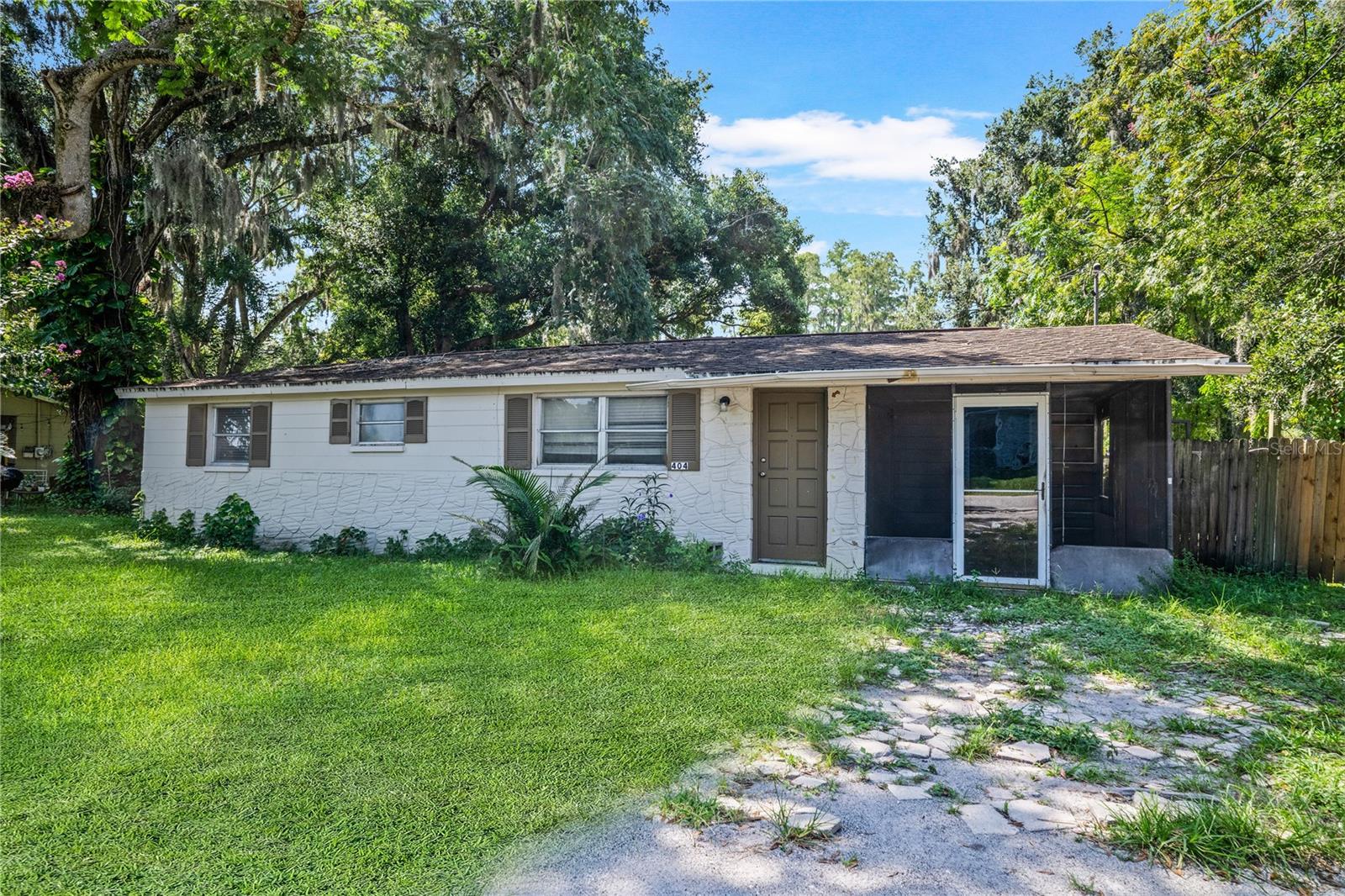 404 W LUTZ LAKE FERN RD — photo 2