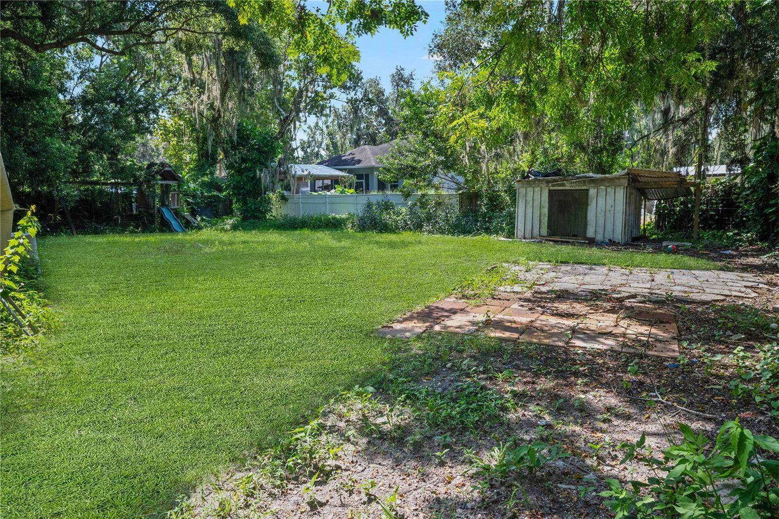 404 W LUTZ LAKE FERN RD — photo 26
