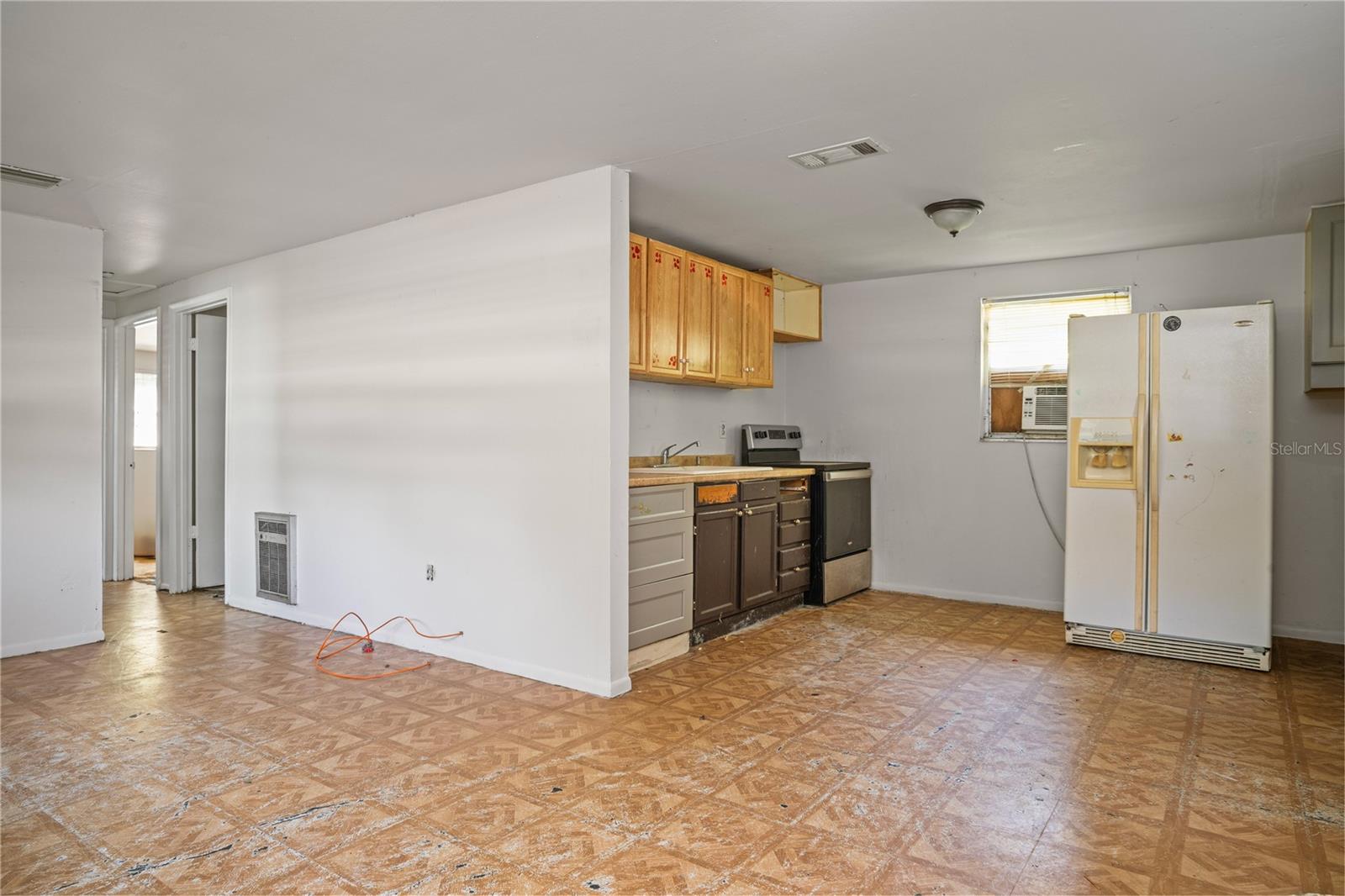 404 W LUTZ LAKE FERN RD — photo 12
