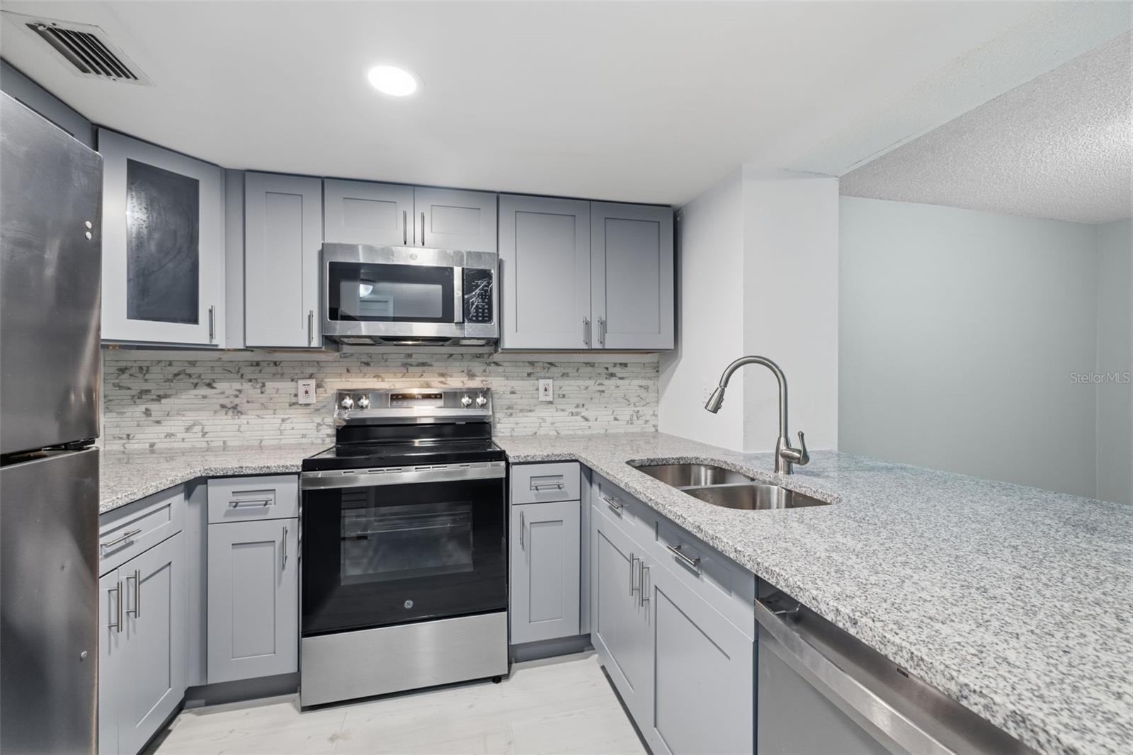 4873 PURITAN CIR #2401 — photo 15