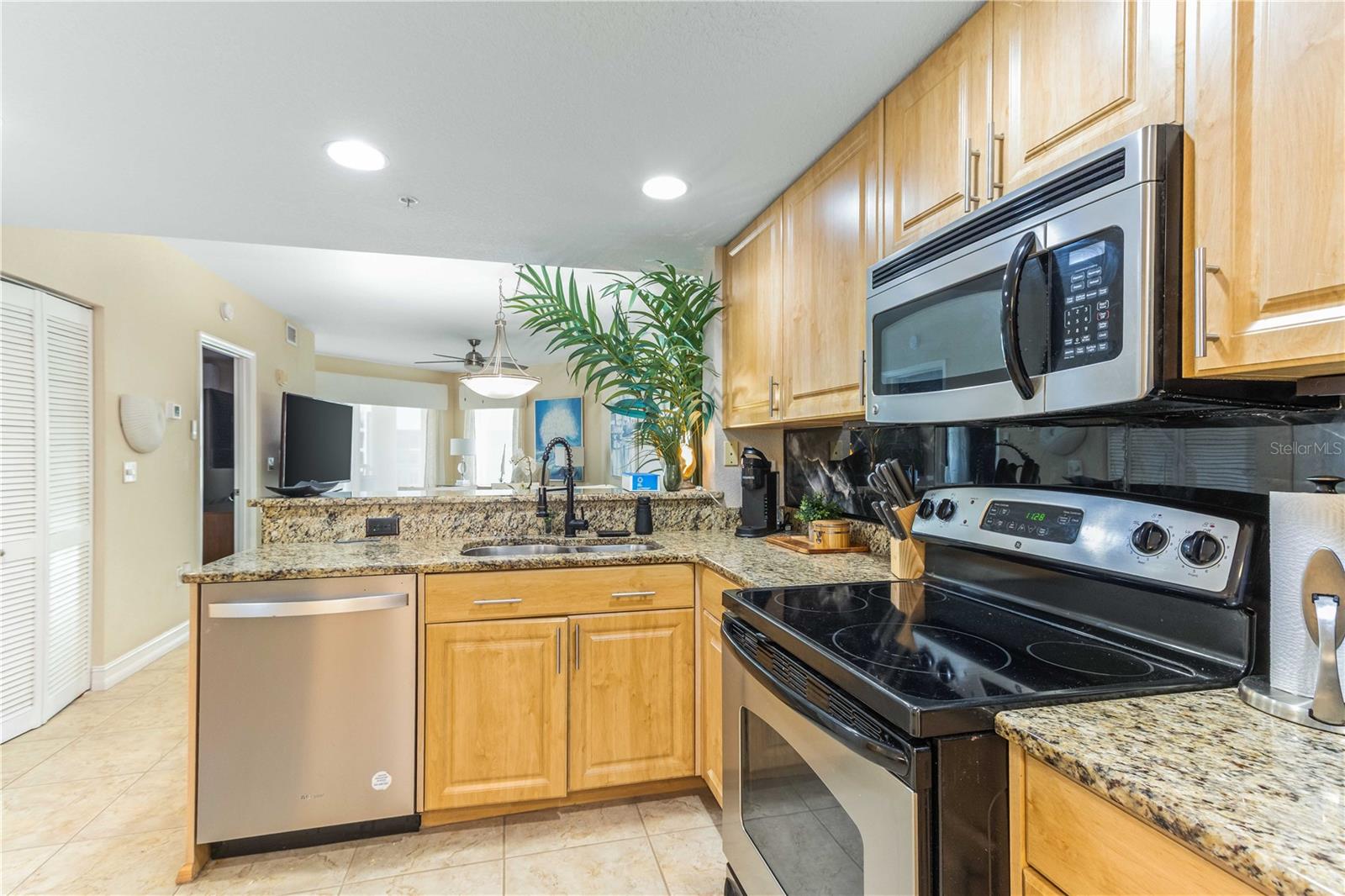 11605 GULF BLVD #503 — photo 32