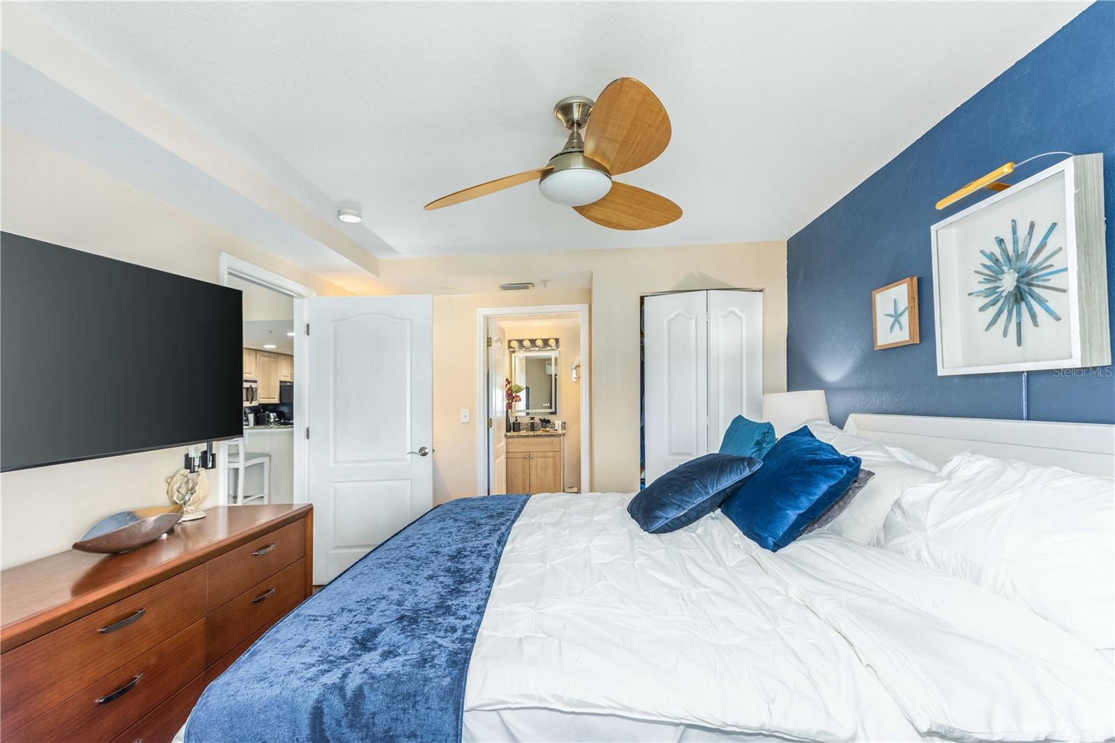 11605 GULF BLVD #503 — photo 17