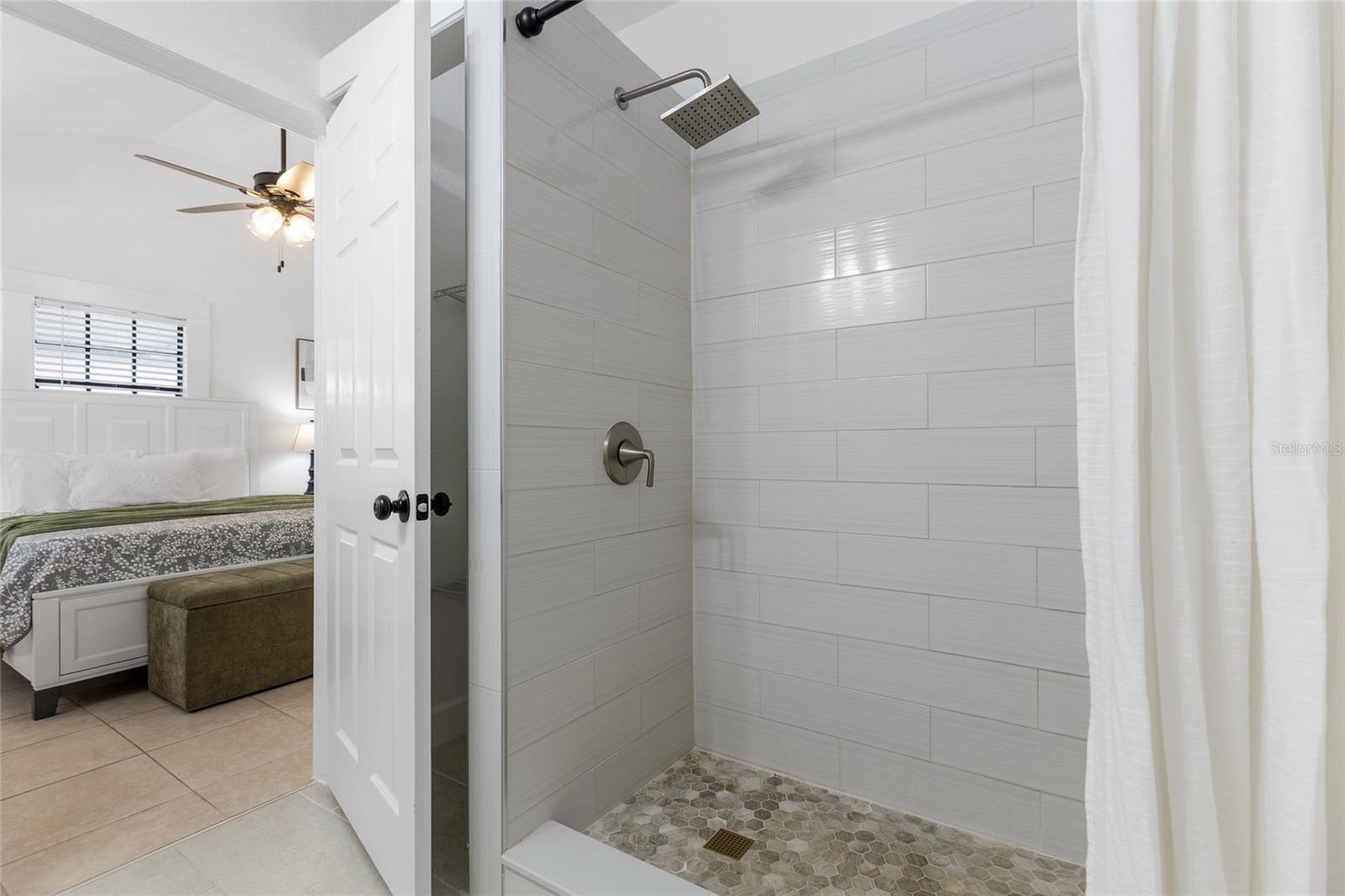 710 E BROAD ST — photo 25