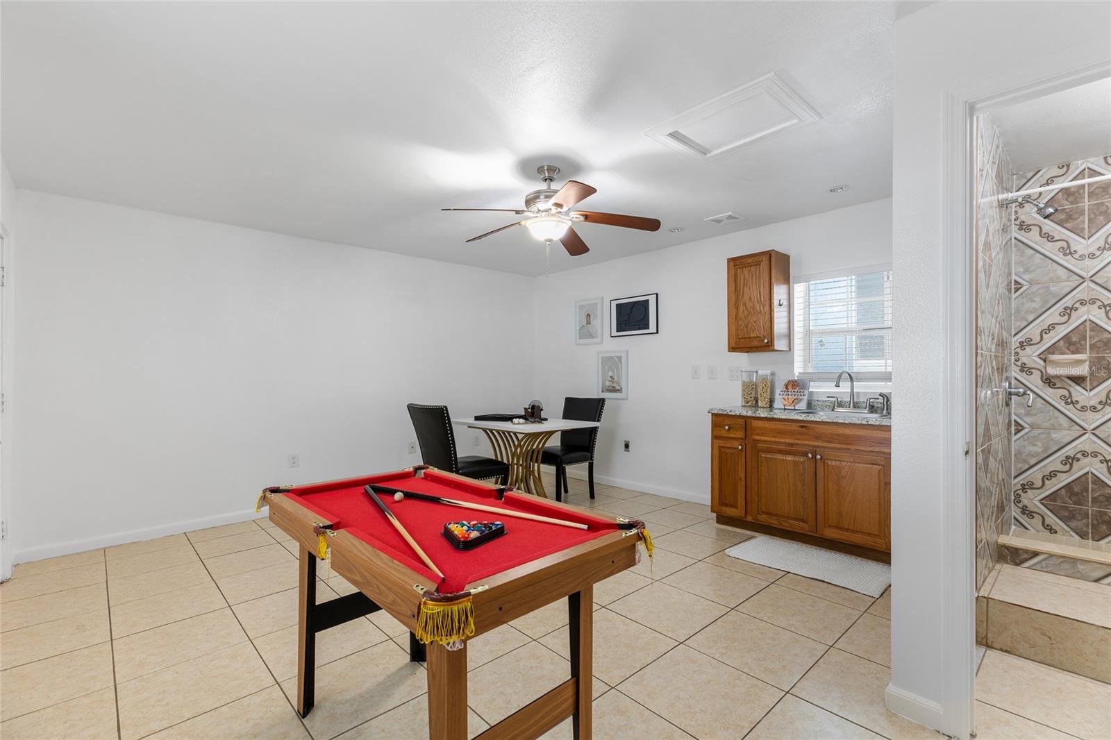 710 E BROAD ST — photo 34