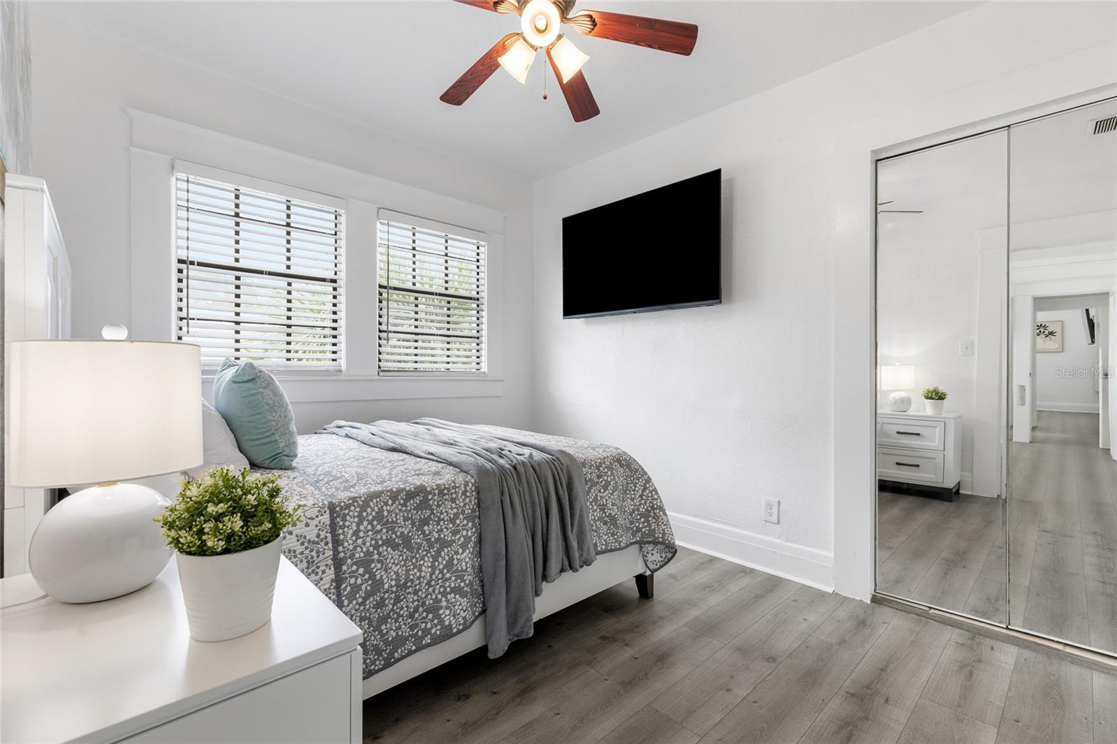710 E BROAD ST — photo 19