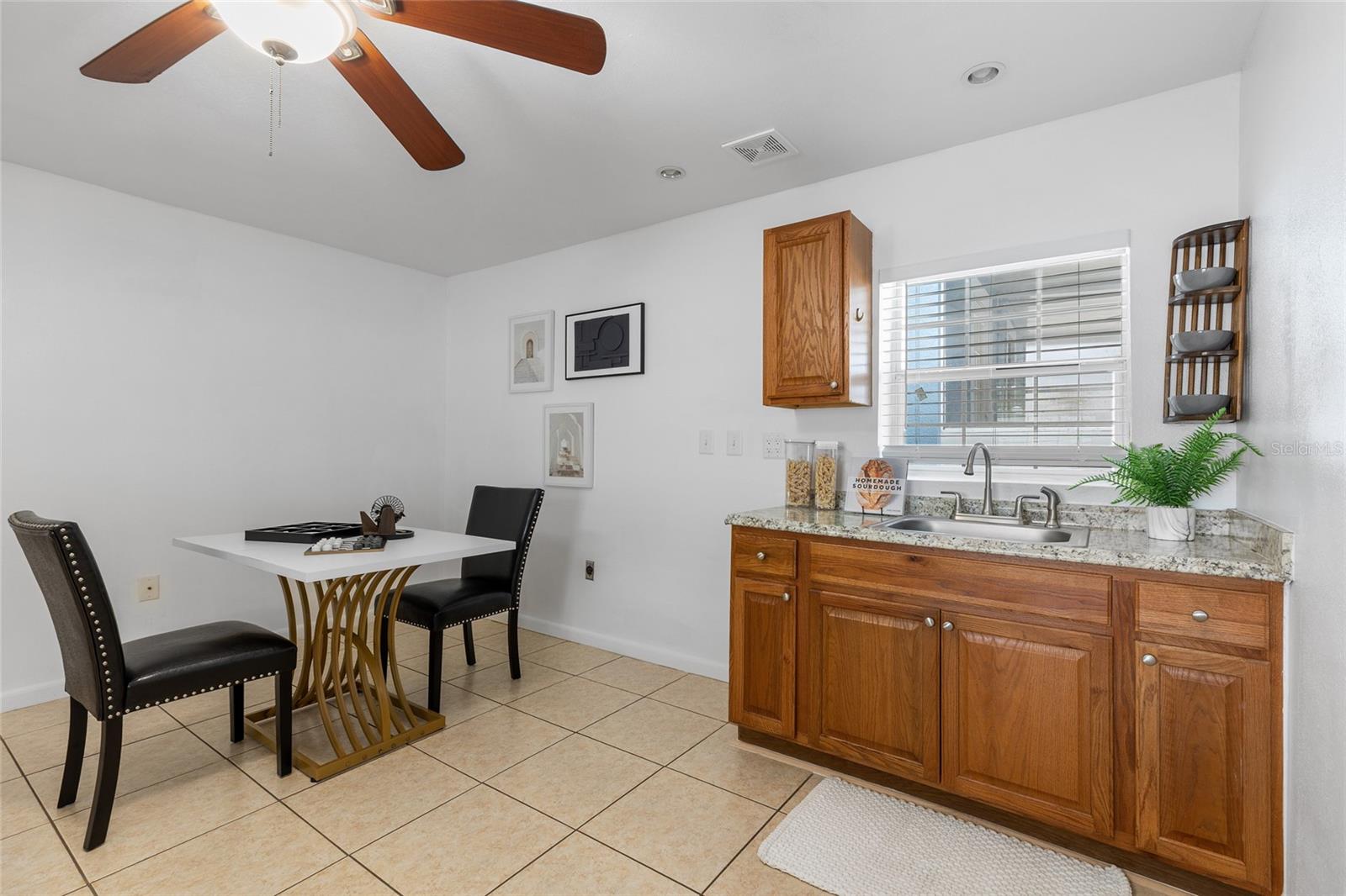 710 E BROAD ST — photo 35