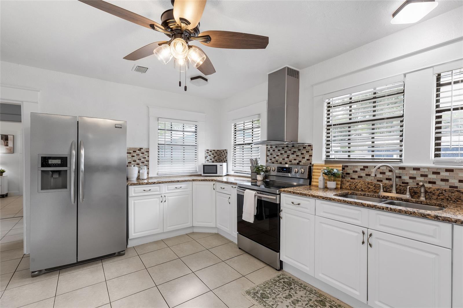 710 E BROAD ST — photo 10