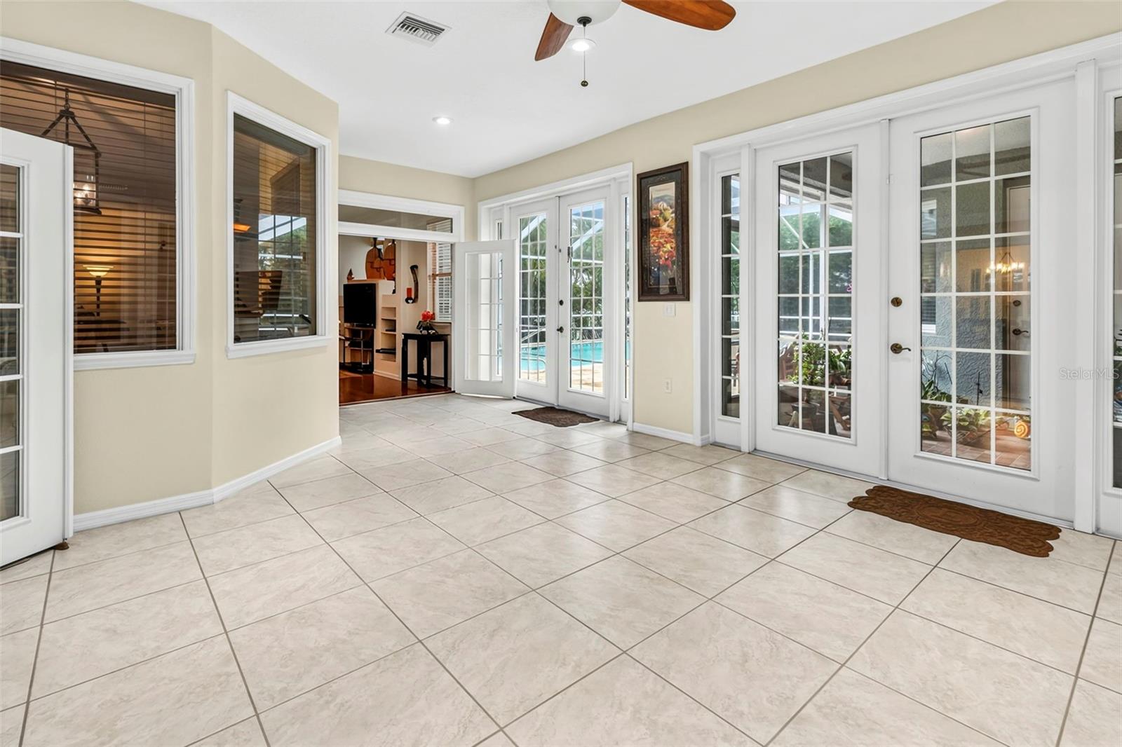 28 CAMELOT RIDGE DR — photo 45