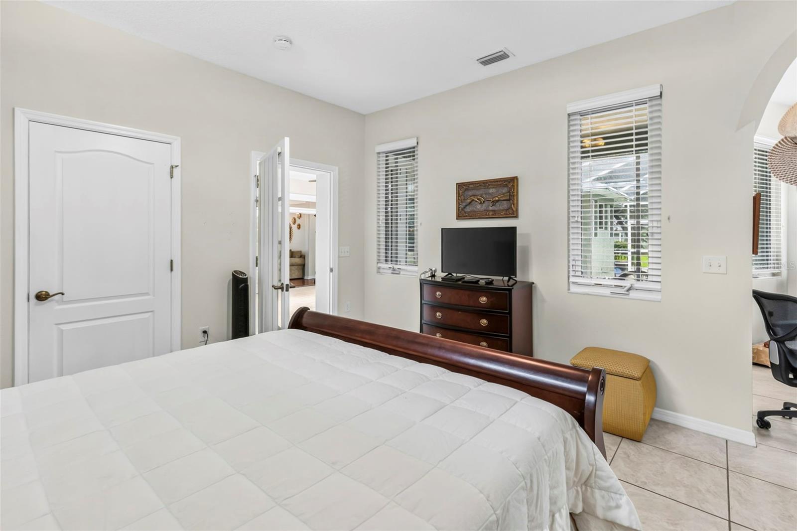 28 CAMELOT RIDGE DR — photo 52