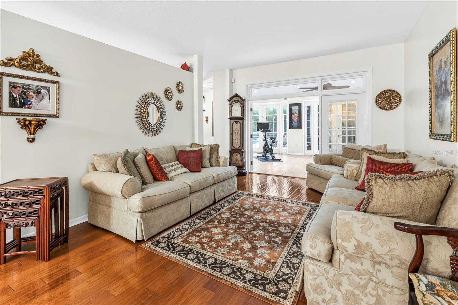 28 CAMELOT RIDGE DR — photo 10