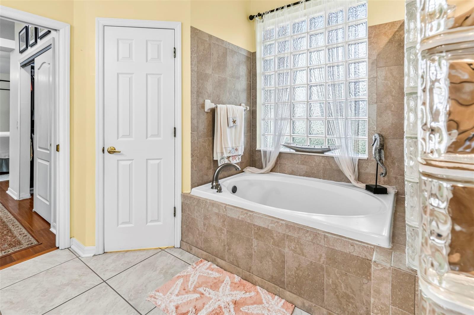 28 CAMELOT RIDGE DR — photo 43