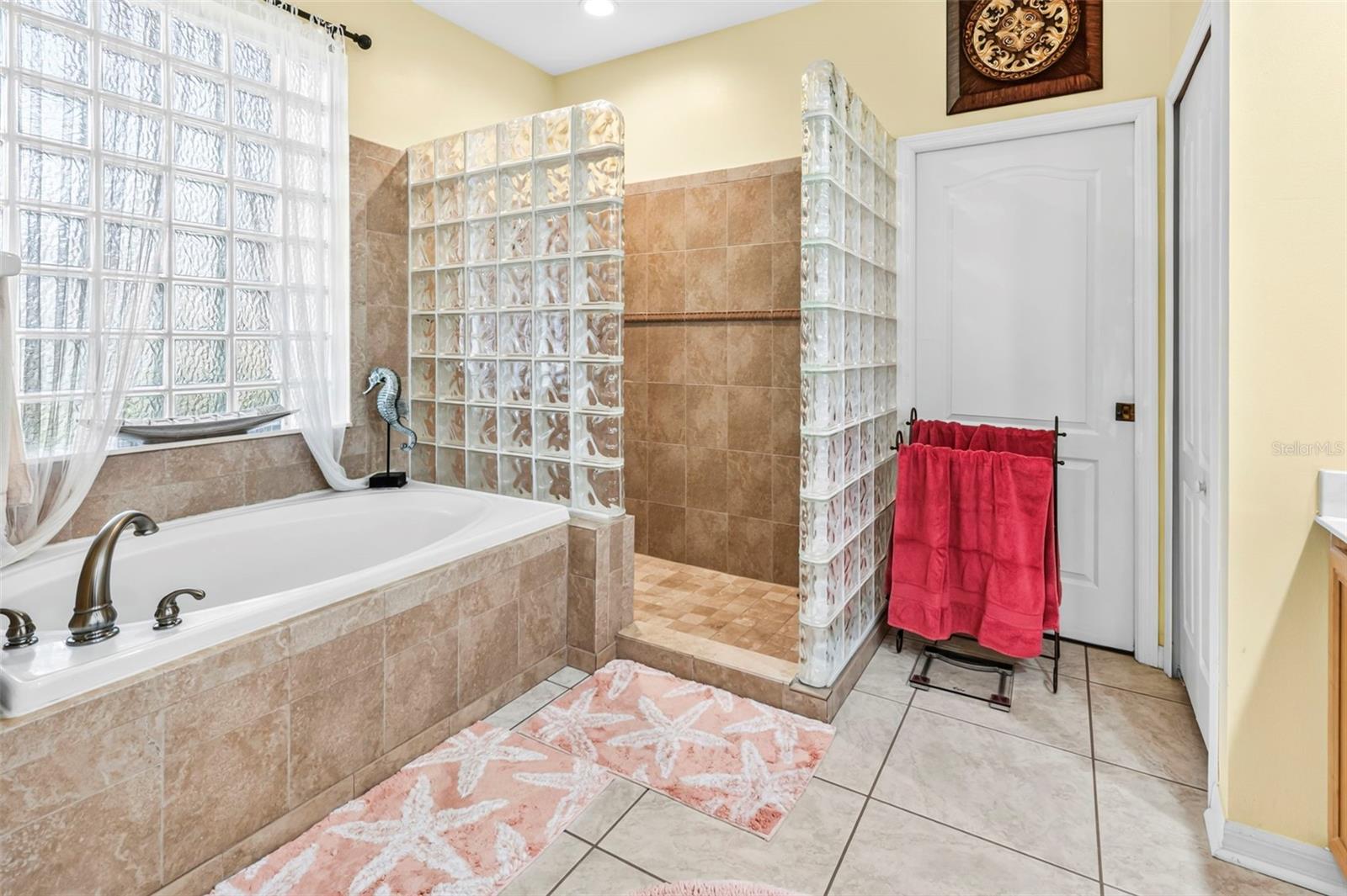 28 CAMELOT RIDGE DR — photo 42