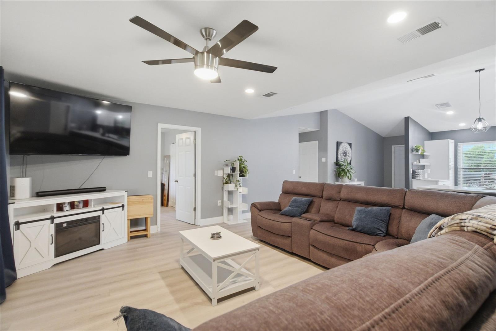7907 DEER FOOT DR — photo 10