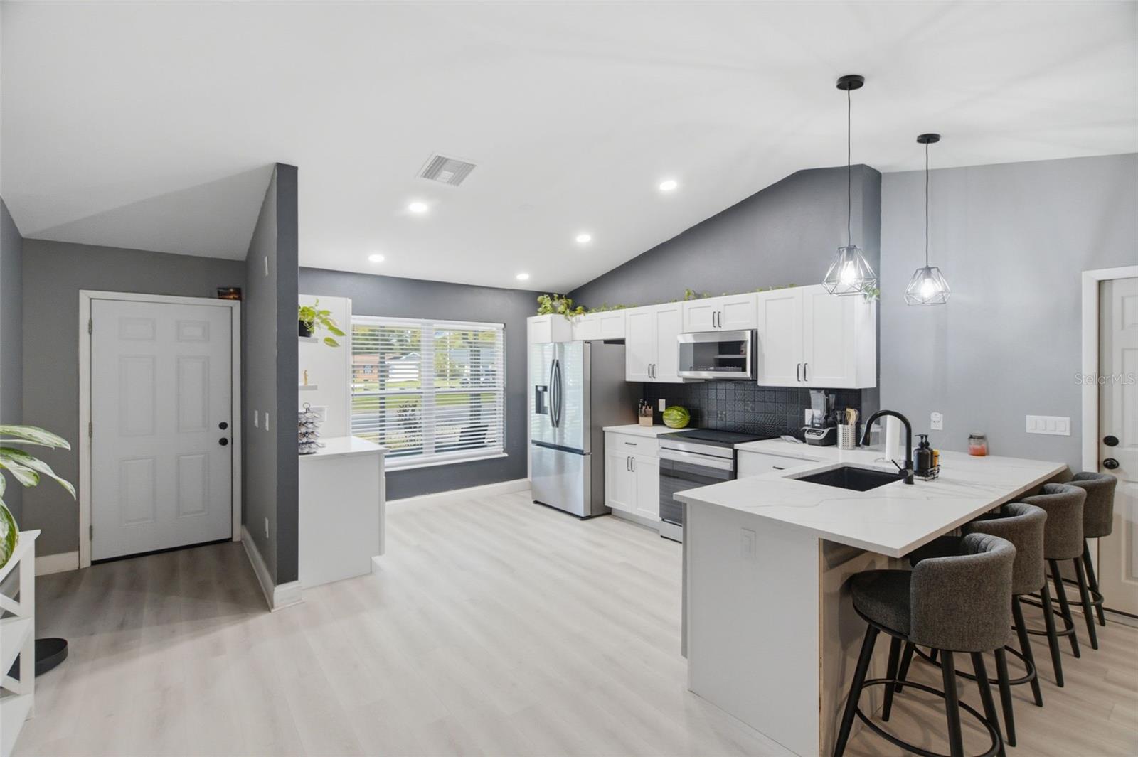 7907 DEER FOOT DR — photo 3